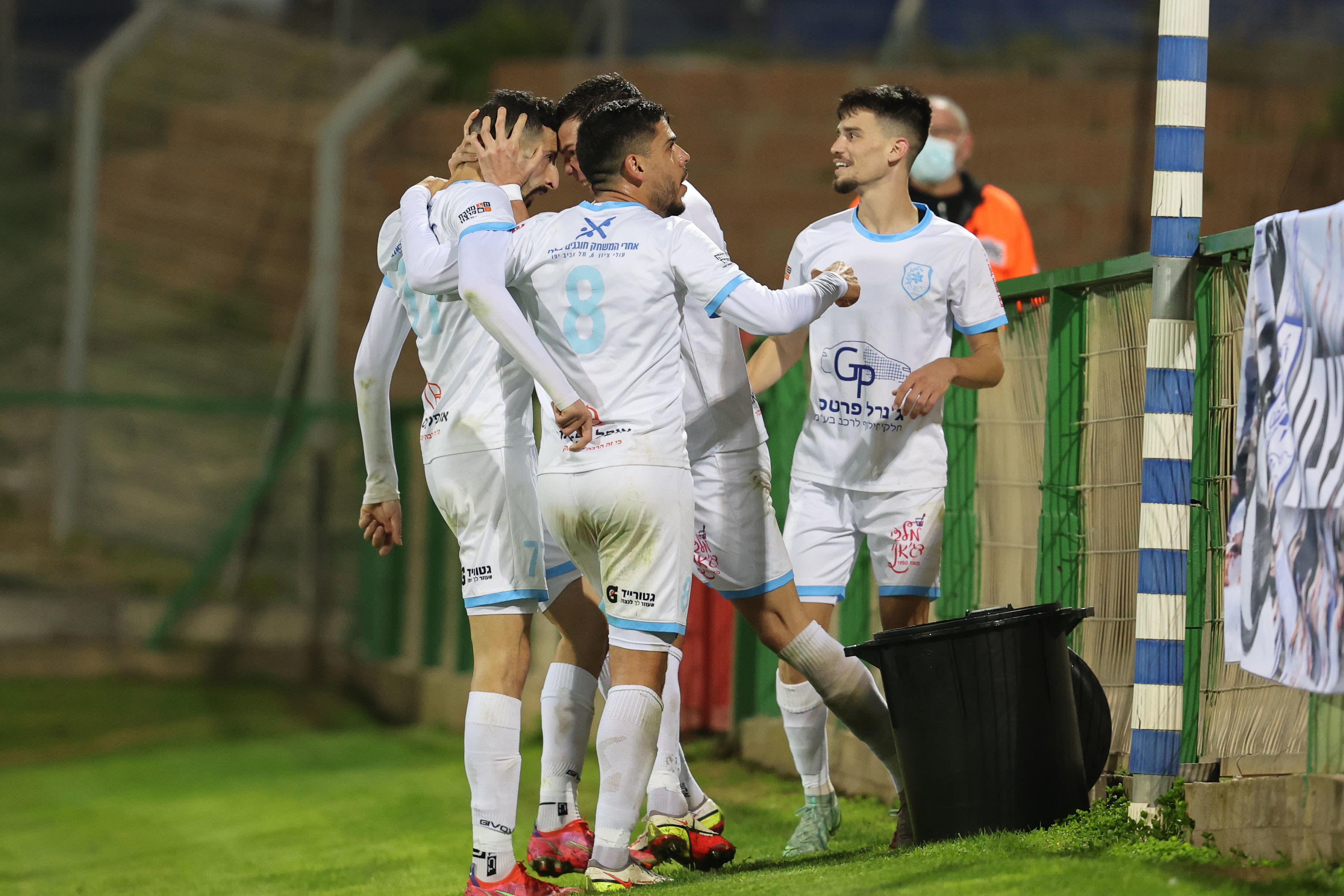 שחקני מכבי קביליו יפו חוגגים