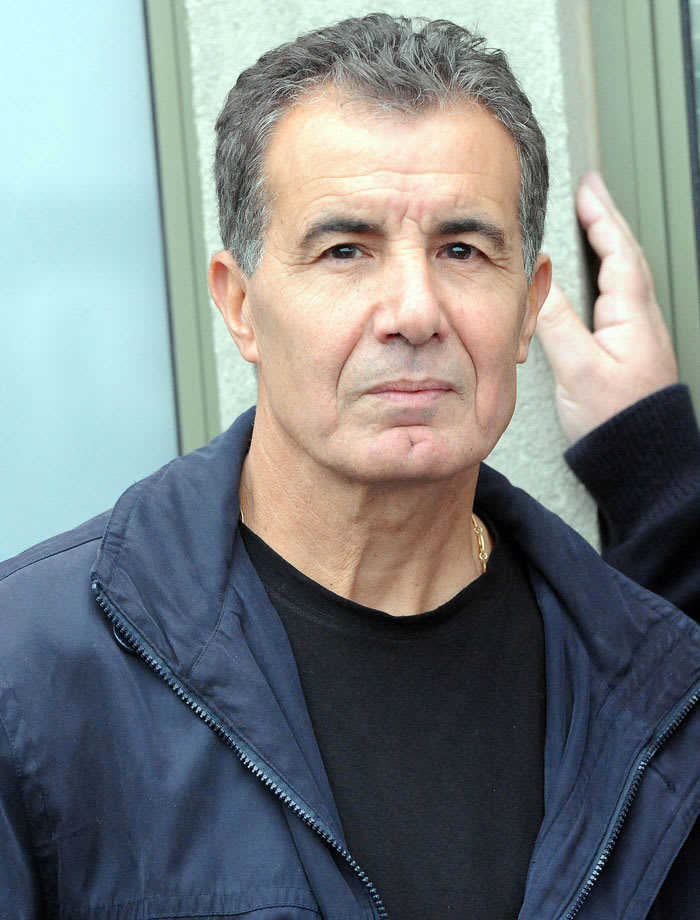 ויקי פרץ בהלוויה של אבי כהן