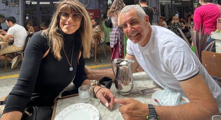 ויקי פרץ עם אשתו איריס