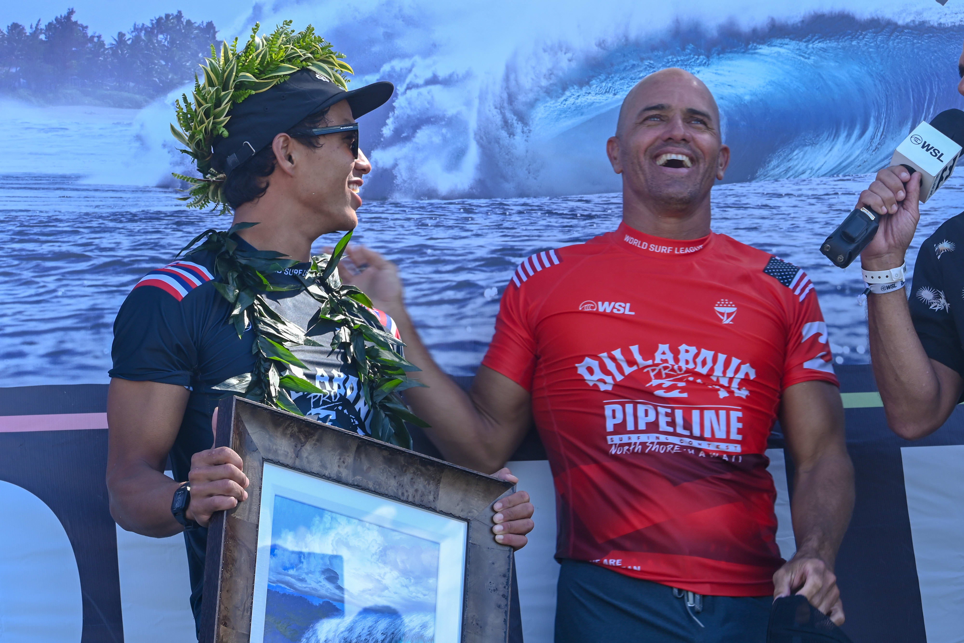 קלי סלייטר לצד סת' מוניז