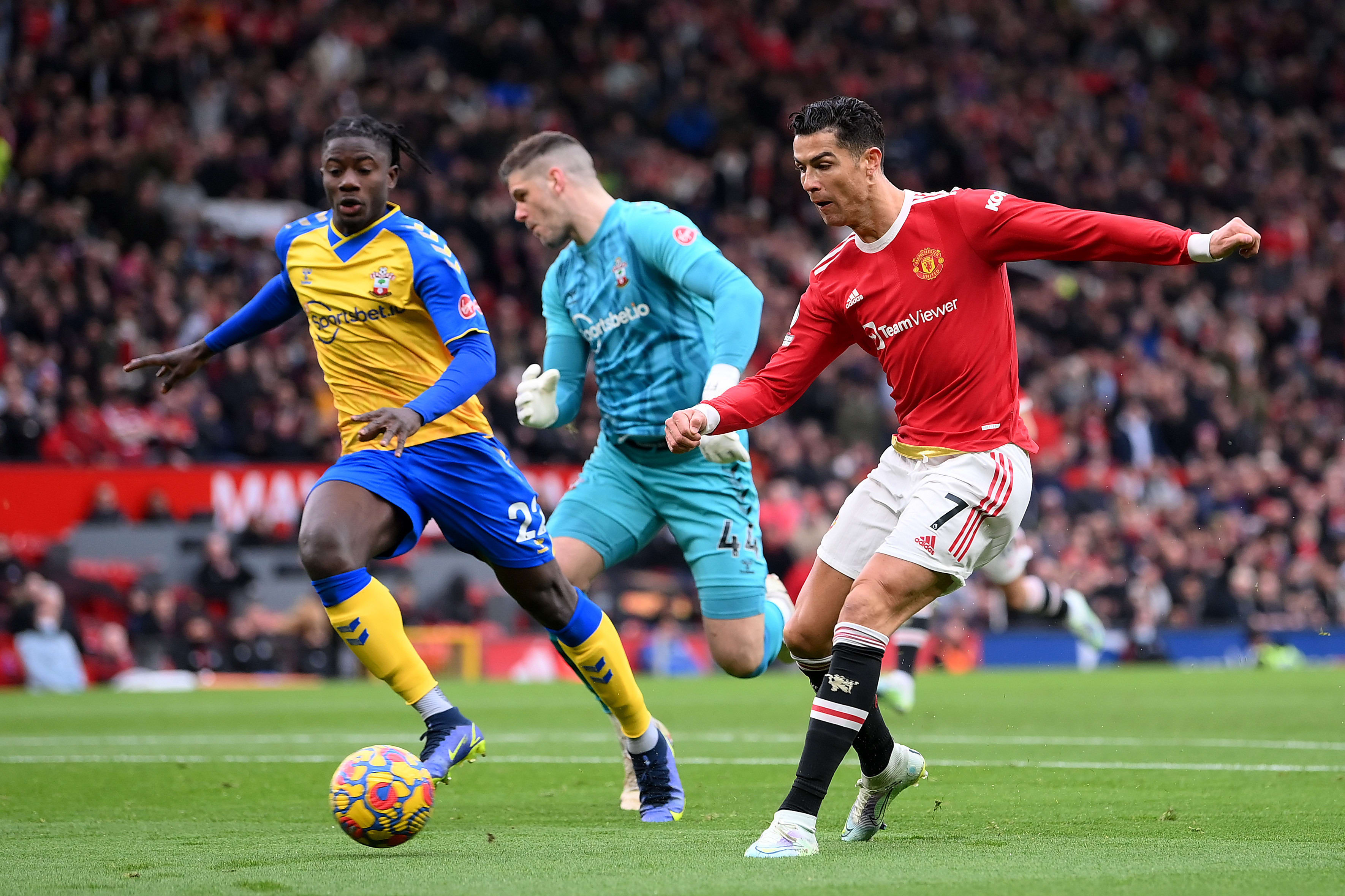 כריסטיאנו רונאלדו שחקן מנצ'סטר יונייטד מחמיץ מול סאות'המפטון