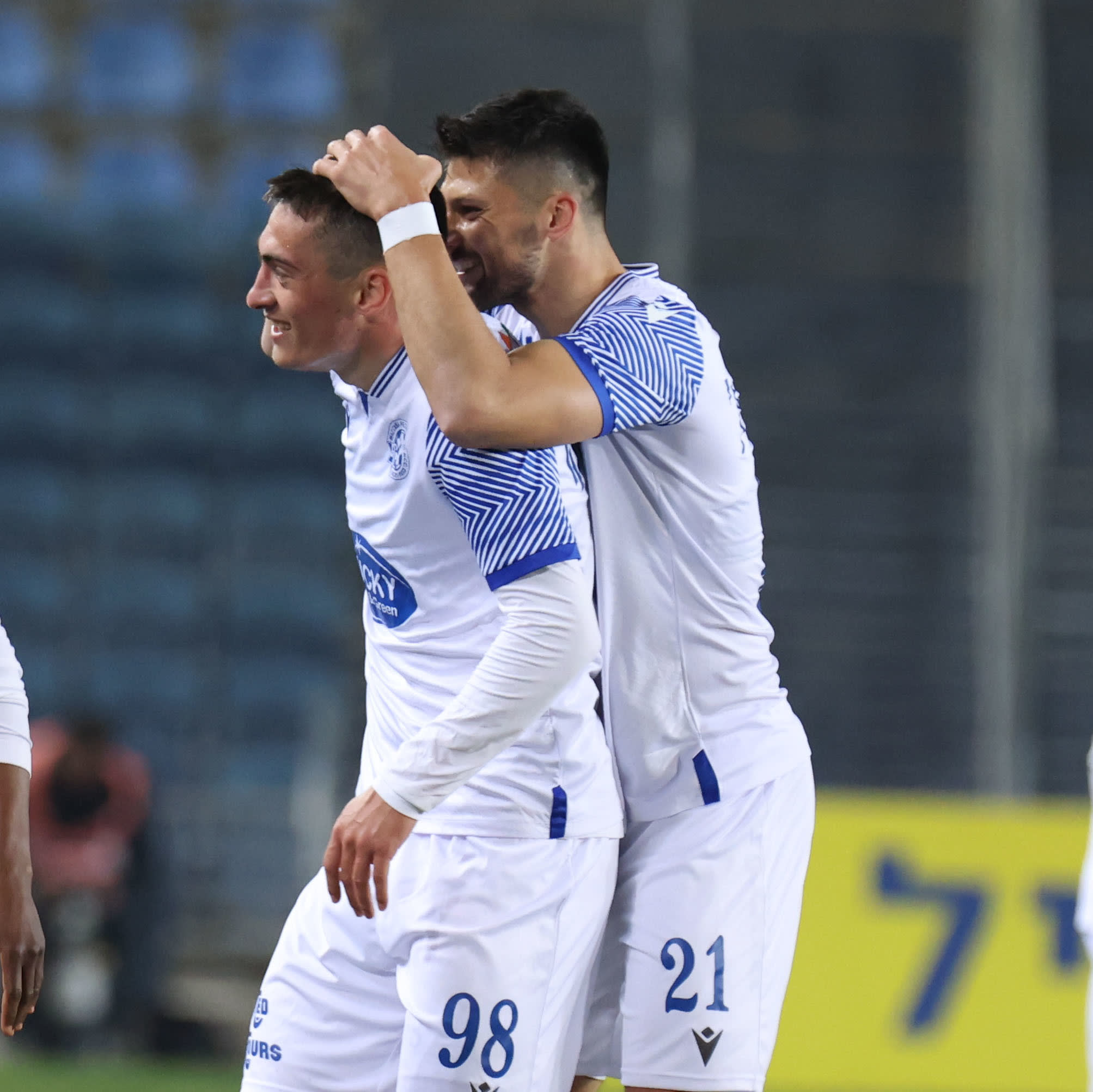 שחקני מכבי פתח תקוה אדי מחרמיץ', יון ניקולאסקו