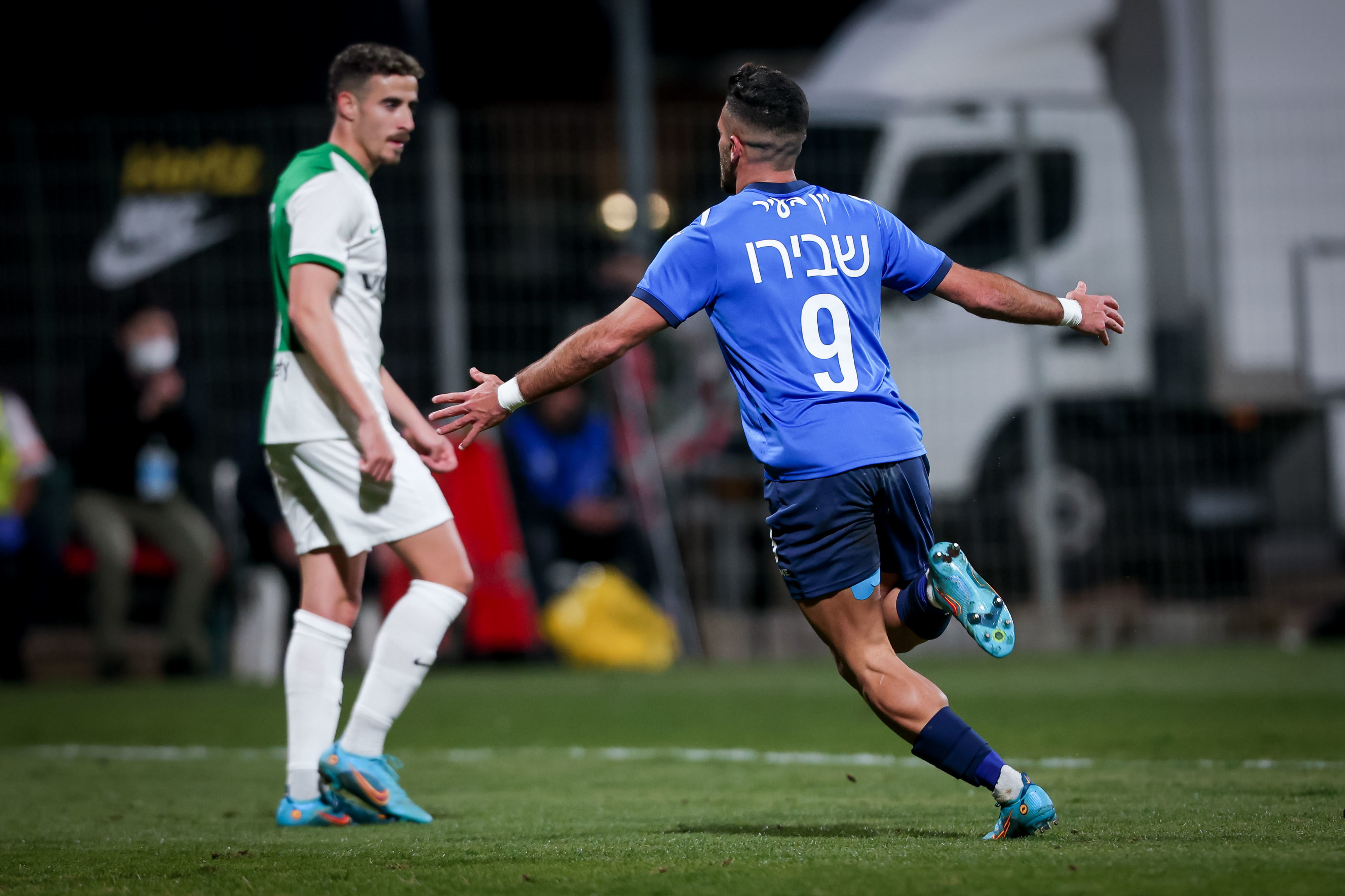 איתמר שבירו שחקן עירוני קרית שמונה חוגג שער