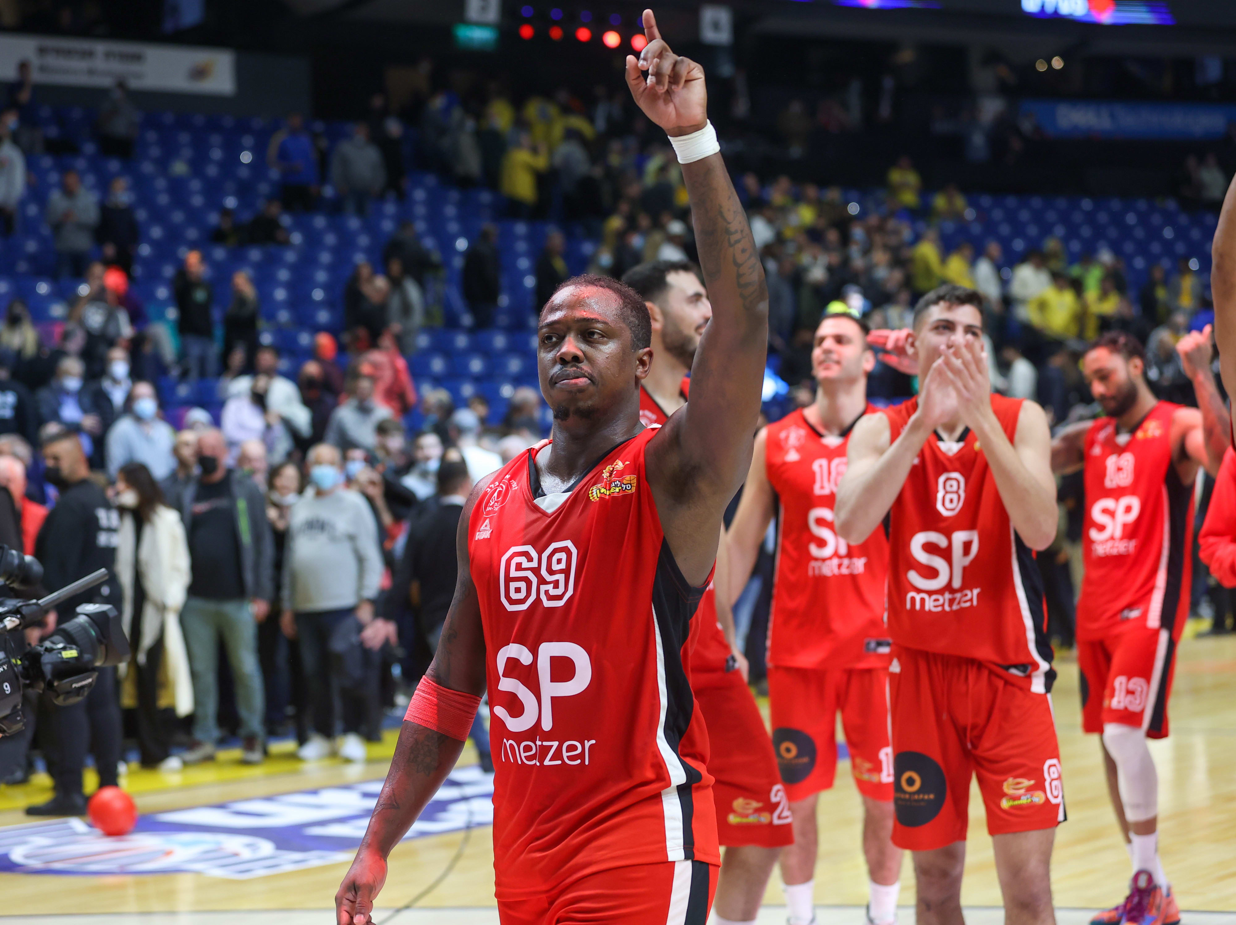 ג'ייקובן בראון שחקן הפועל תל אביב