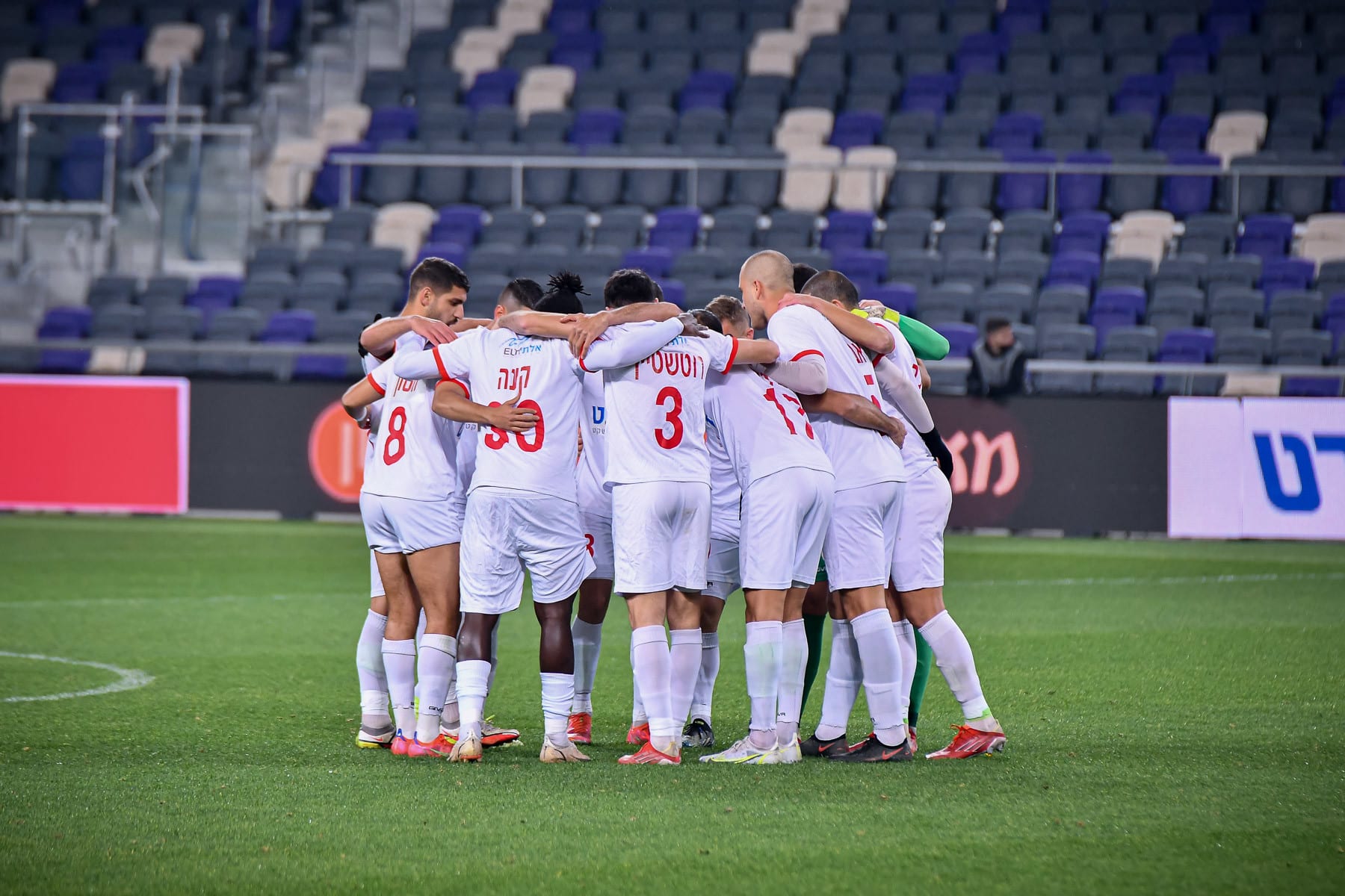 שחקני הפועל אדומים אשדוד