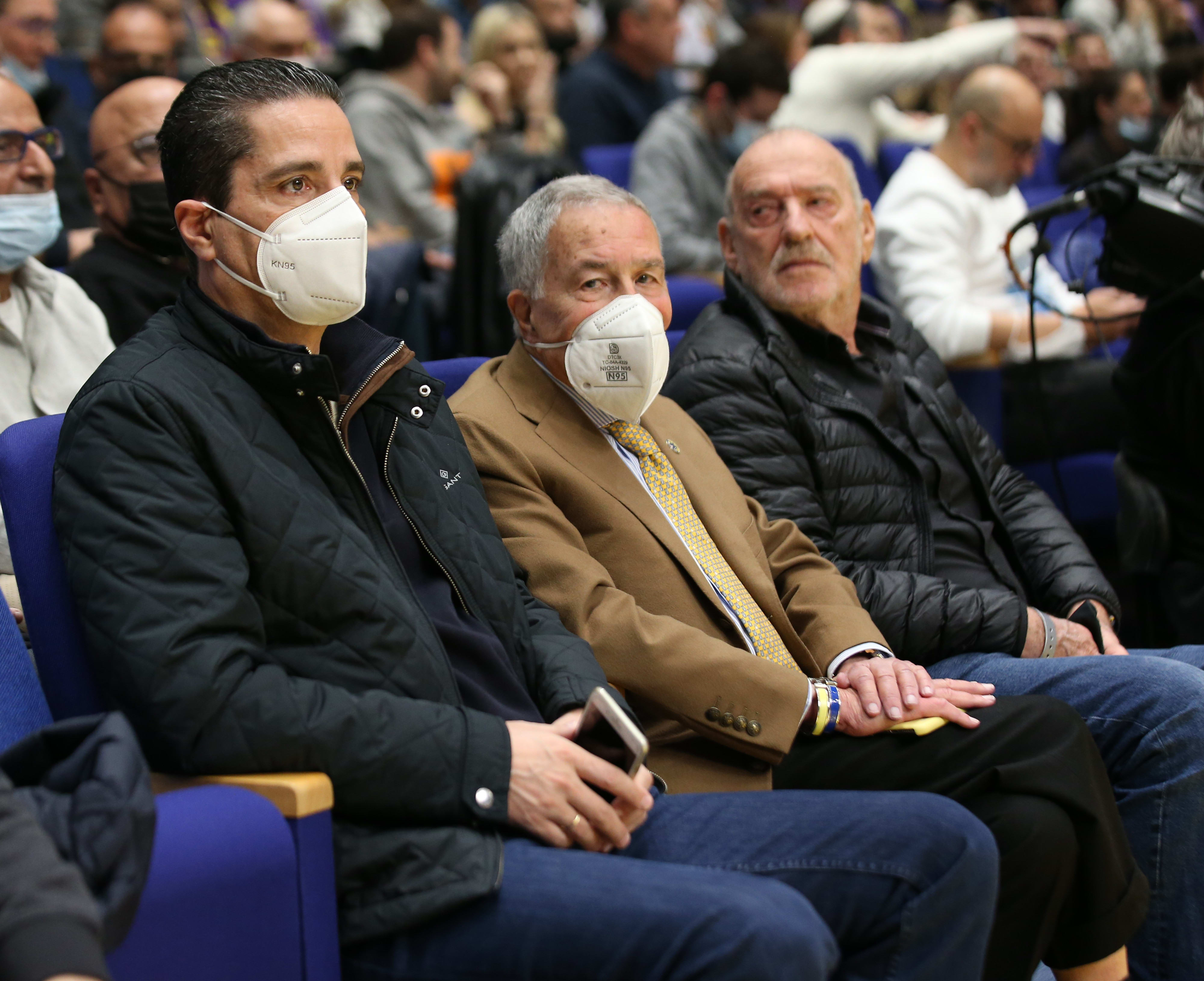 מאמן מכבי תל אביב יאניס ספרופולוס עם היו"ר שמעון מזרחי