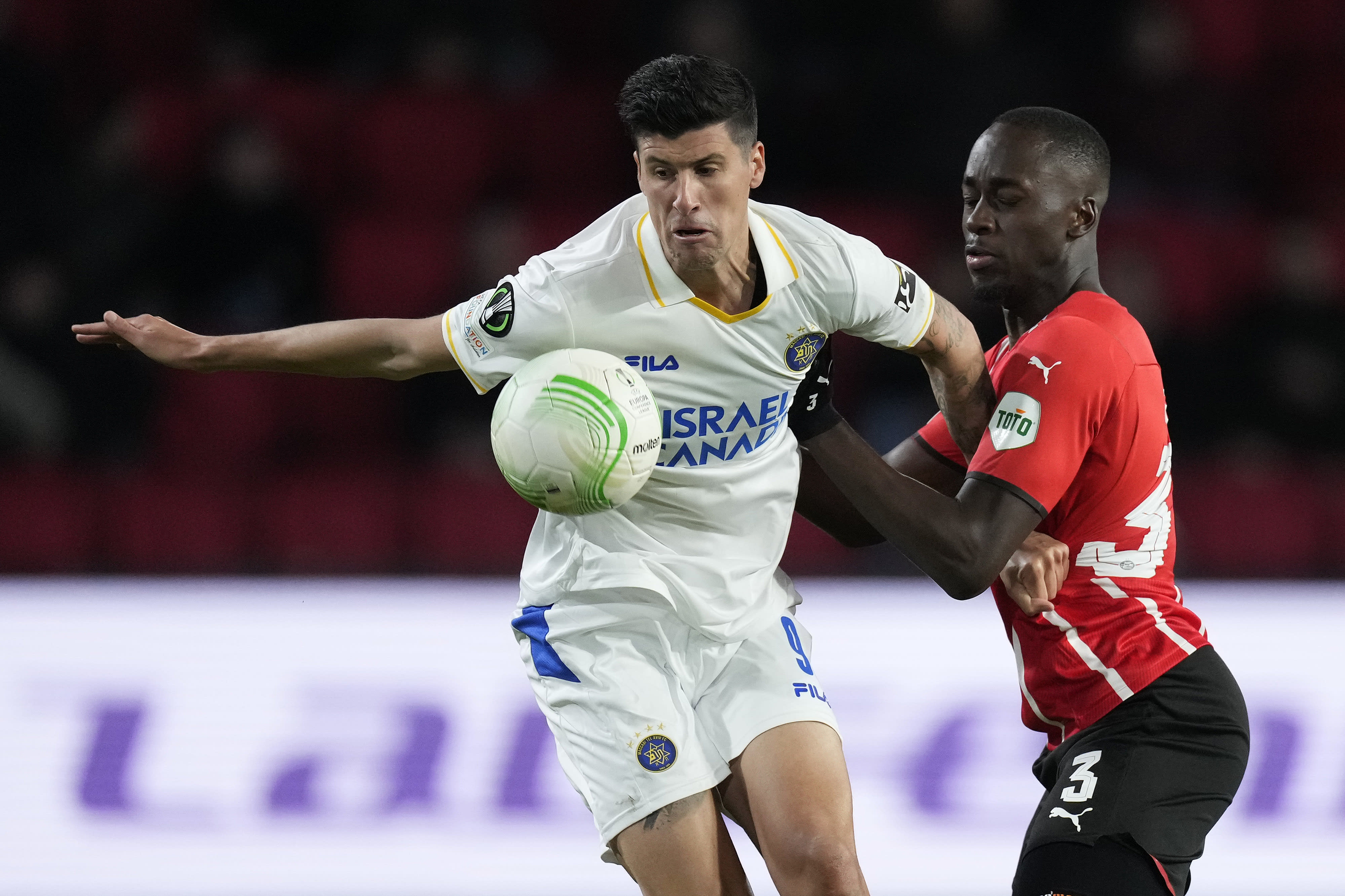 סטיפה פריצה, מכבי תל אביב, מול ג'ורדן טזה, פ.ס.וו איינדהובן