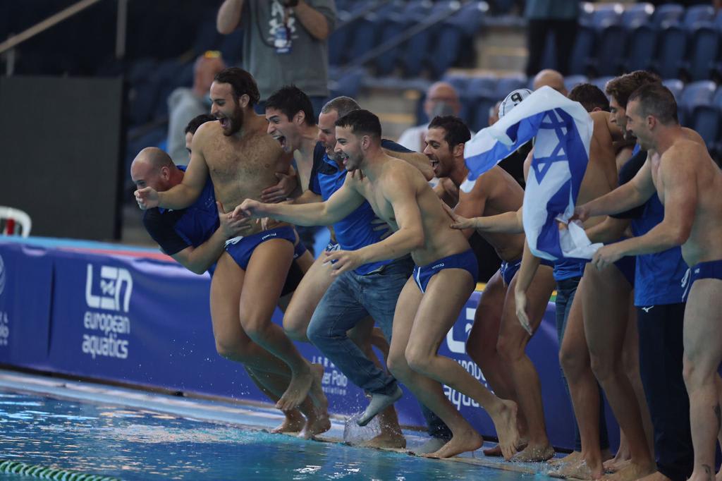 נבחרת ישראל בכדורמים חוגגת העפלה לאליפות אירופה
