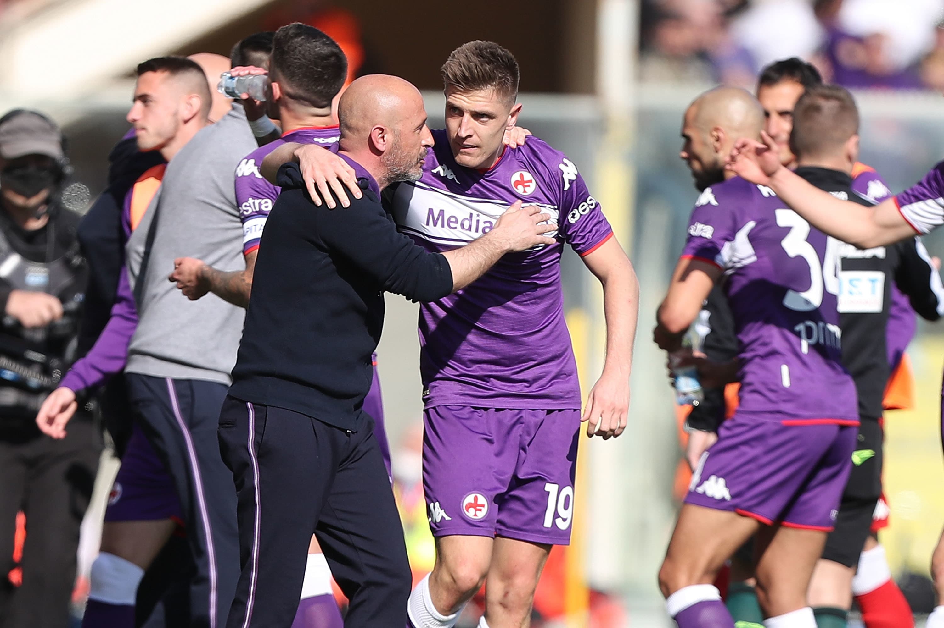 מאמן פיורנטינה וינצ'נזו איטליאנו עם קשישטוף פיונטק