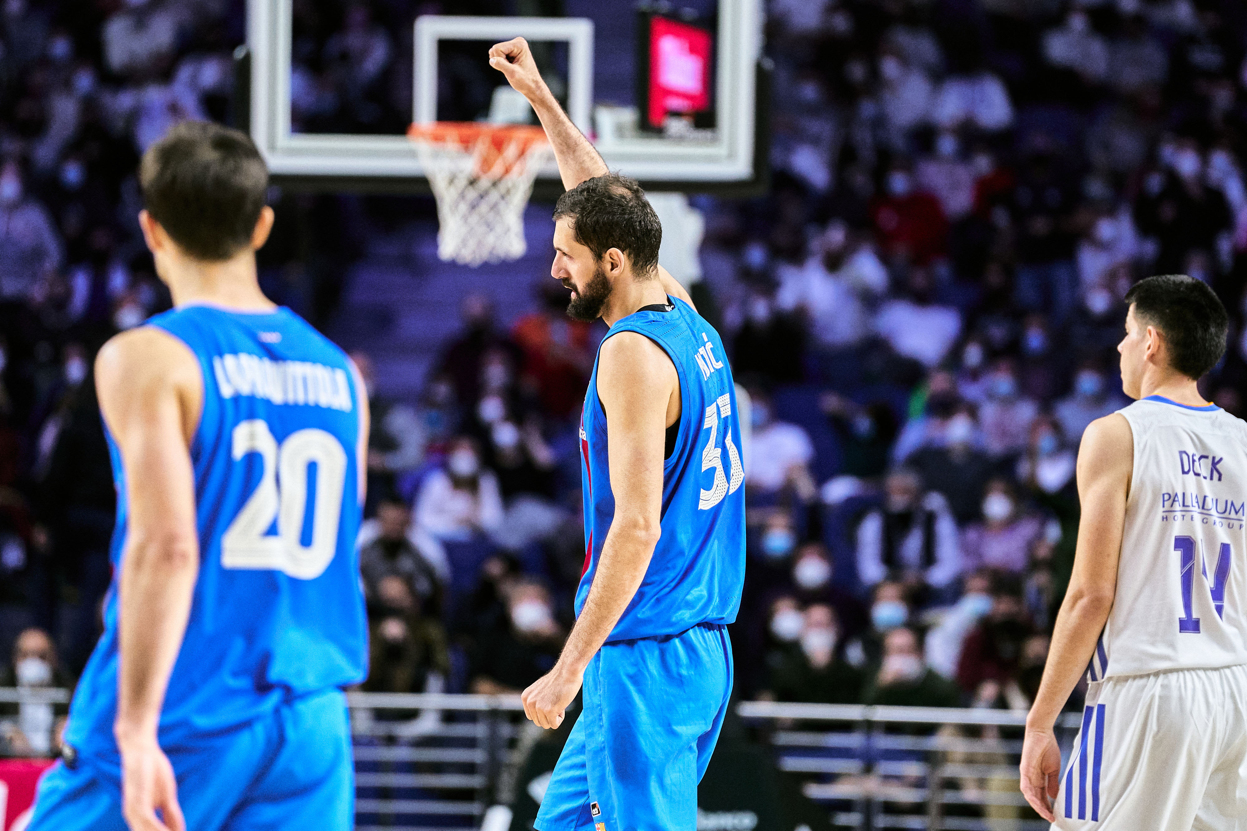 ניקולה מירוטיץ', שחקן ברצלונה