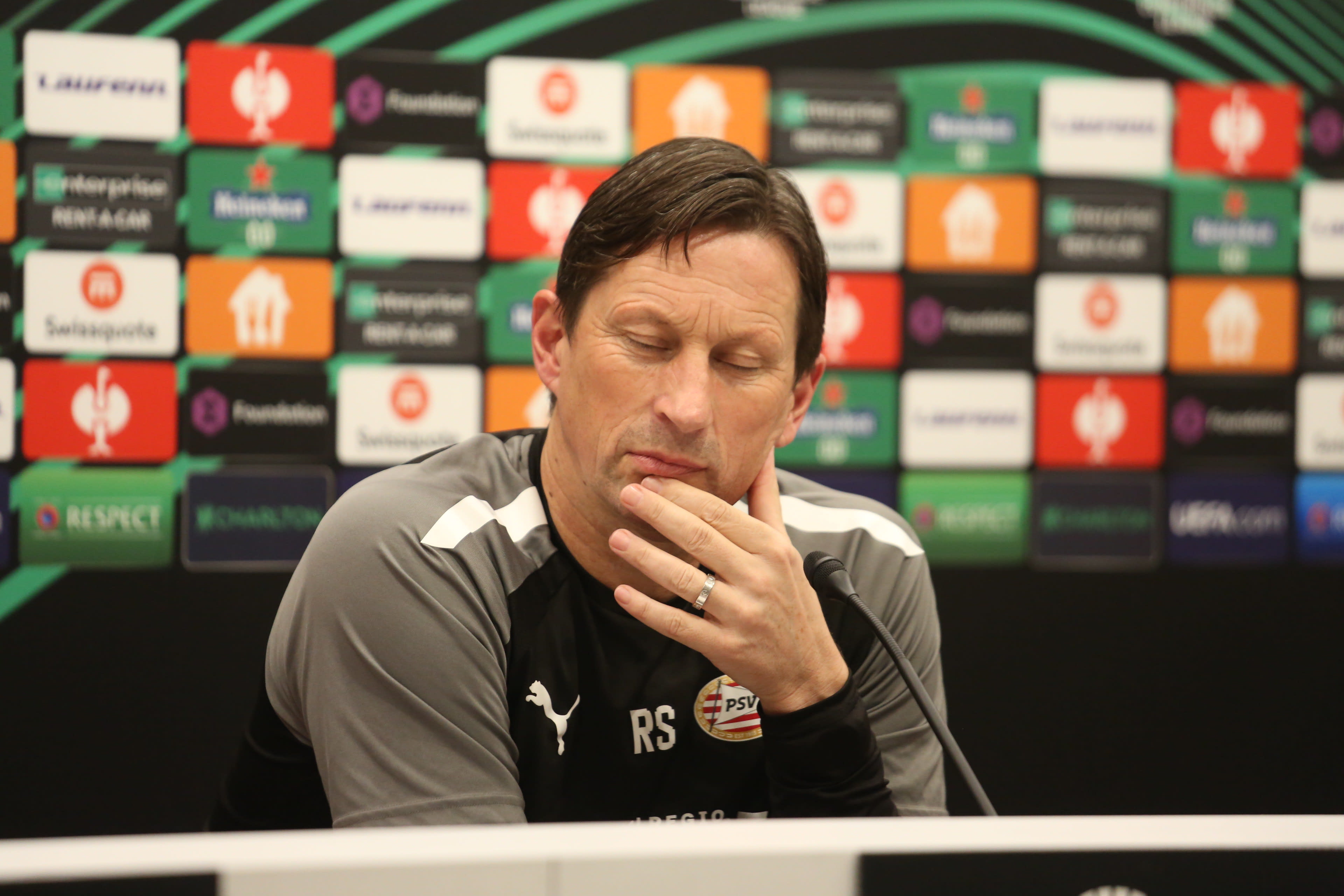 מאמן פ.ס.וו איינדהובן רוג'ר שמידט