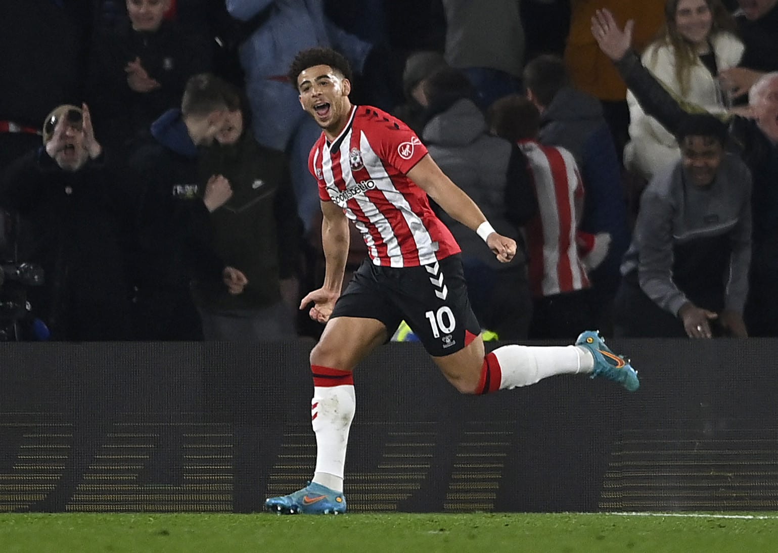 צ'ה אדאמס שחקן סאות'המפטון