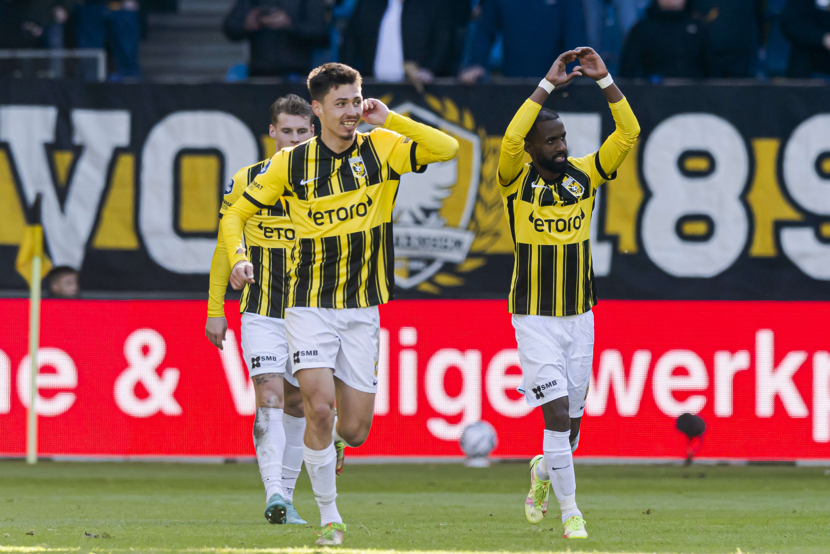 אלי דסה חוגג שער של ויטסה