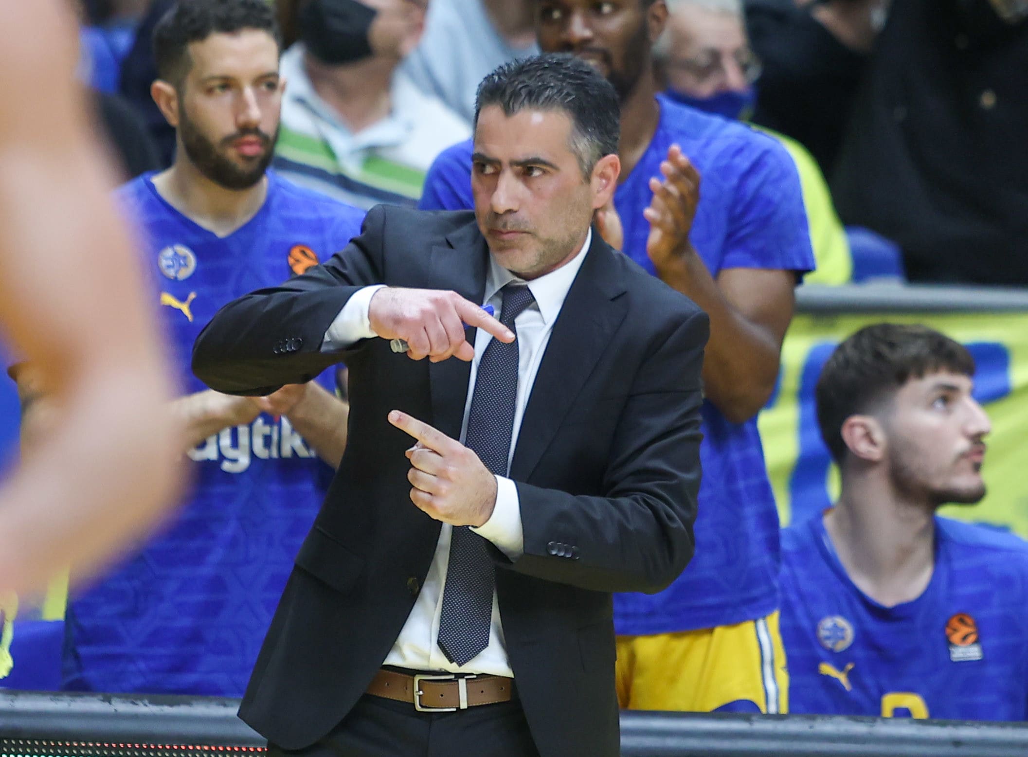 מאמן מכבי תל אביב אבי אבן