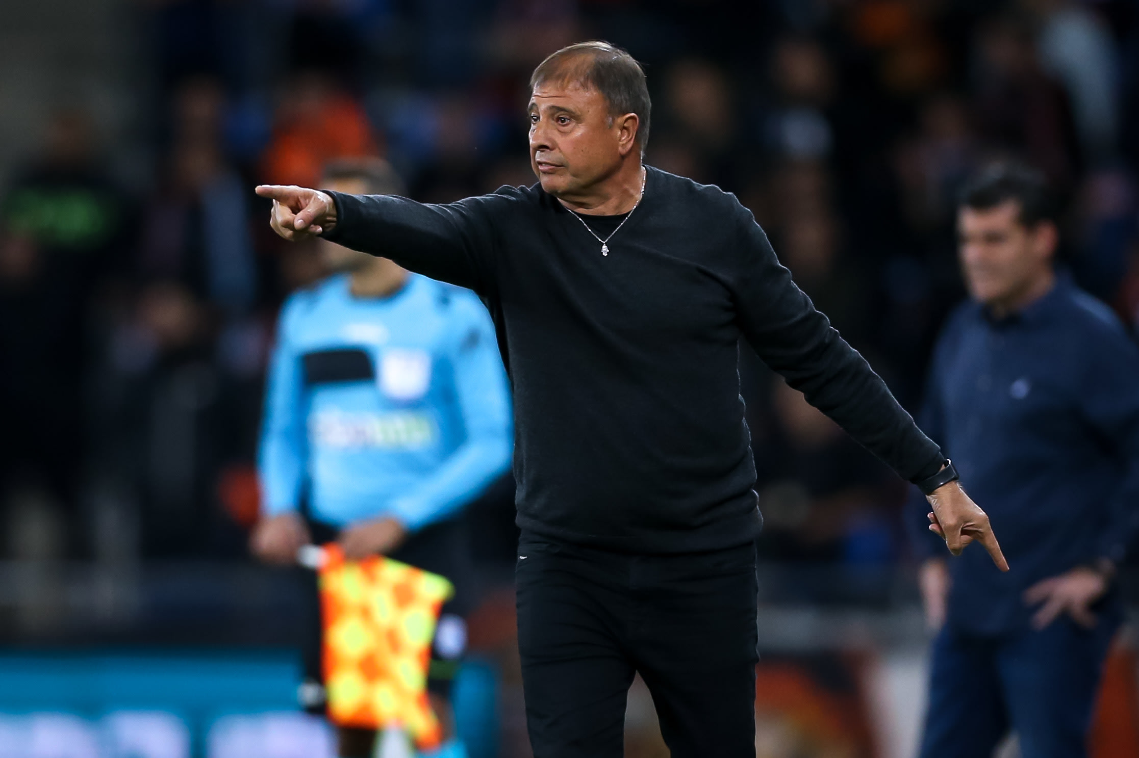 מאמן הפועל חיפה אלישע לוי