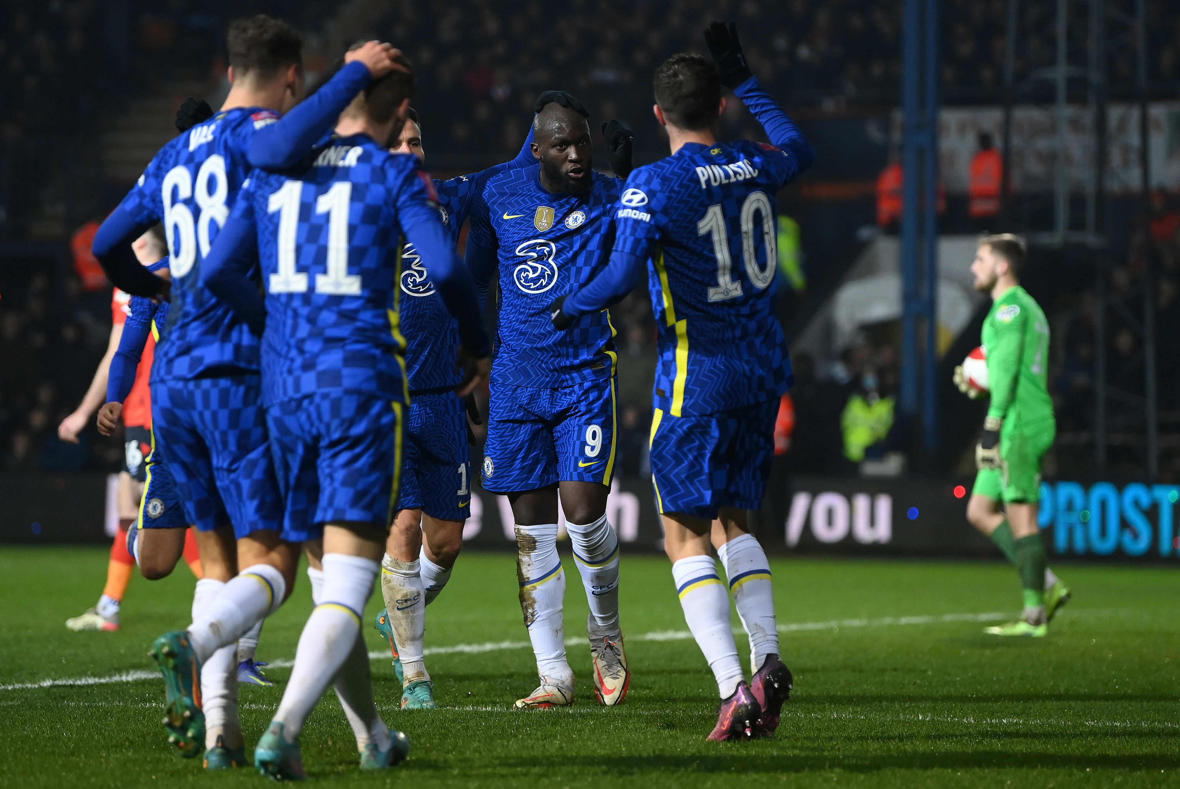 שחקני צ'לסי חוגגים עם רומלו לוקאקו