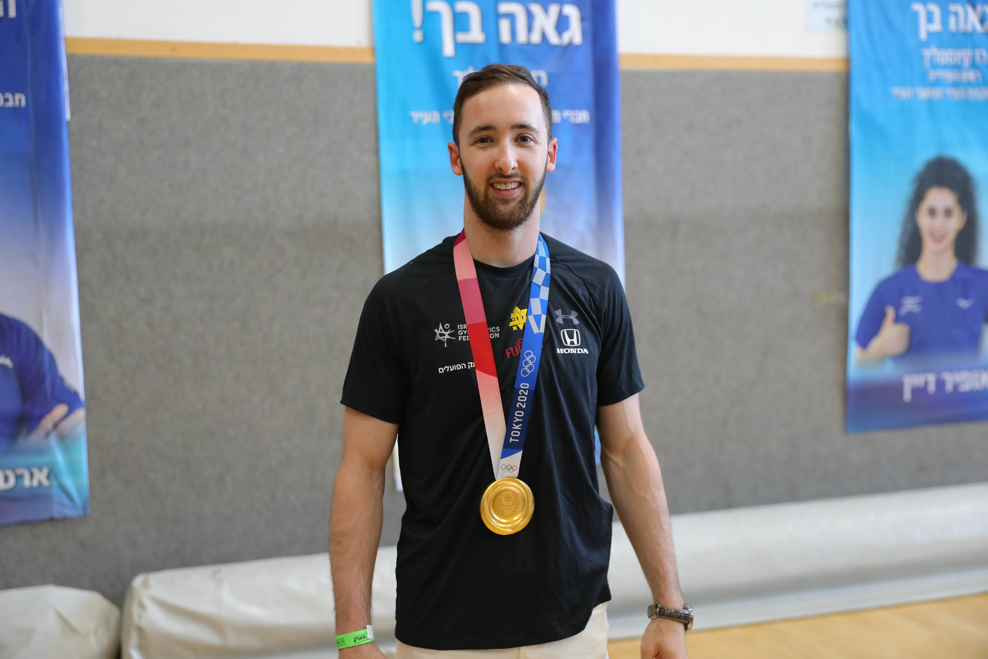 ארטיום דולגופיאט מתעמל ישראלי