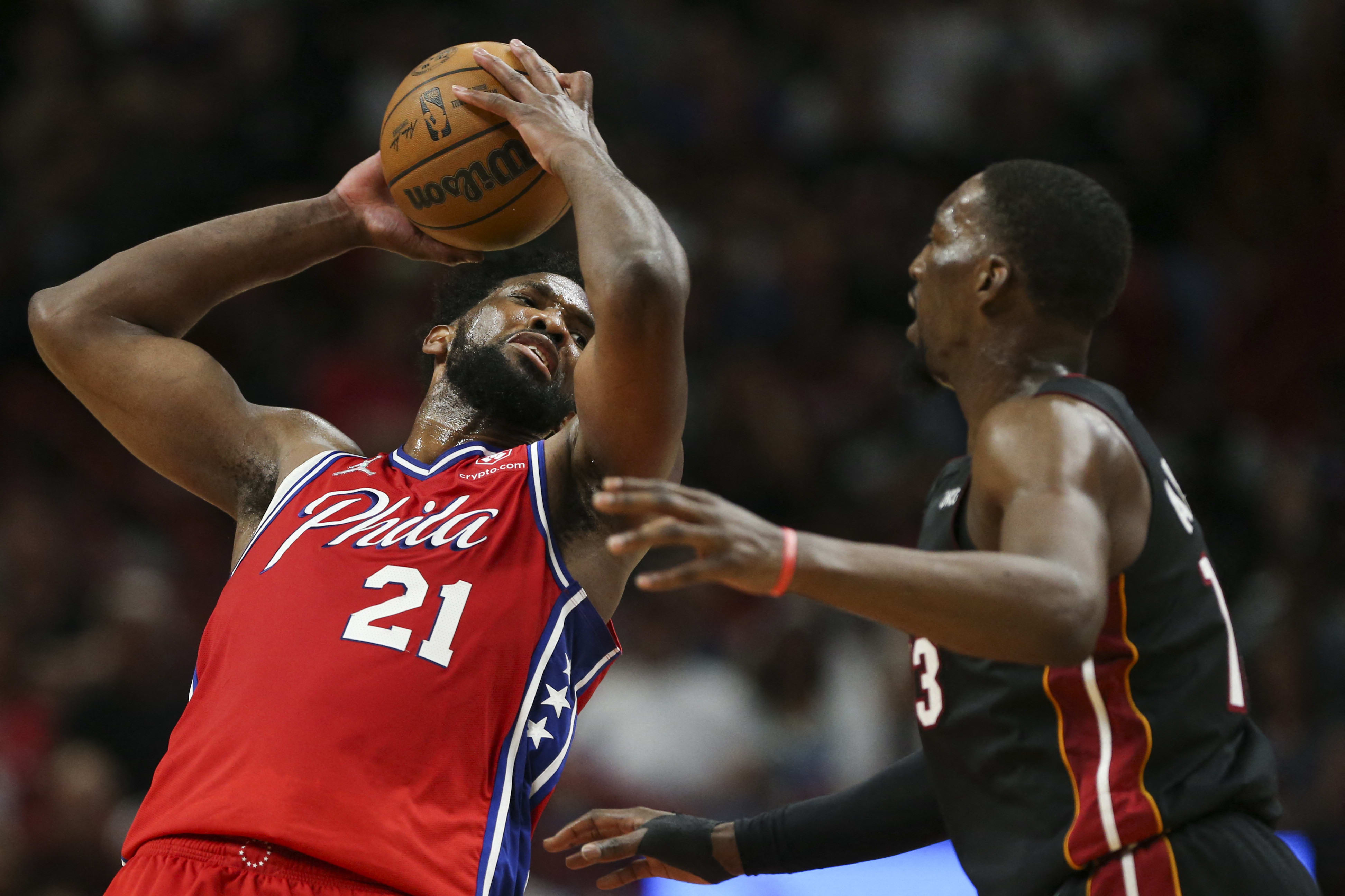 ג'ואל אמביד, פילדלפיה סיקסרס מול באם אדבאיו, מיאמי היט