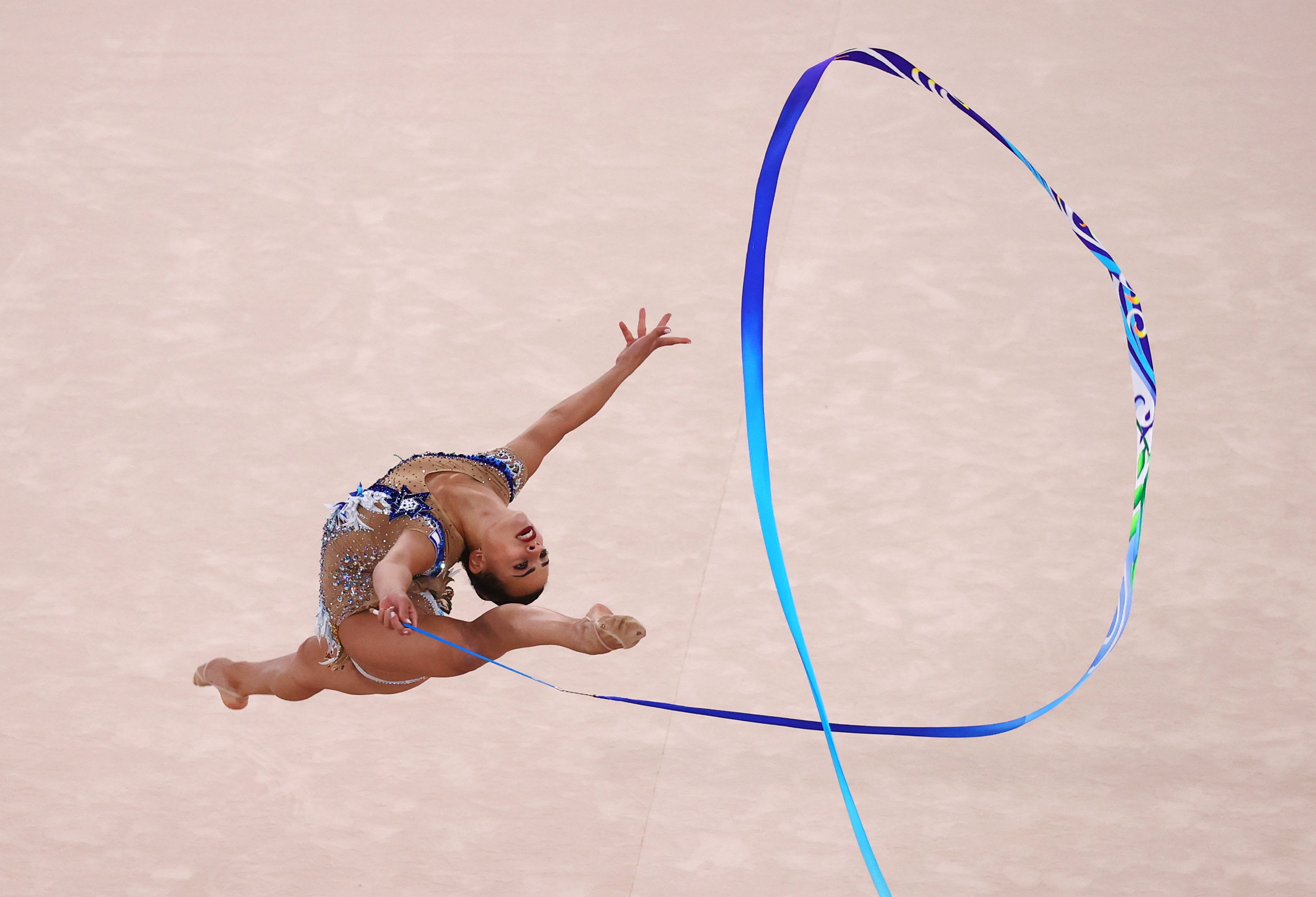 לינוי אשרם מתעמלת אומנותית