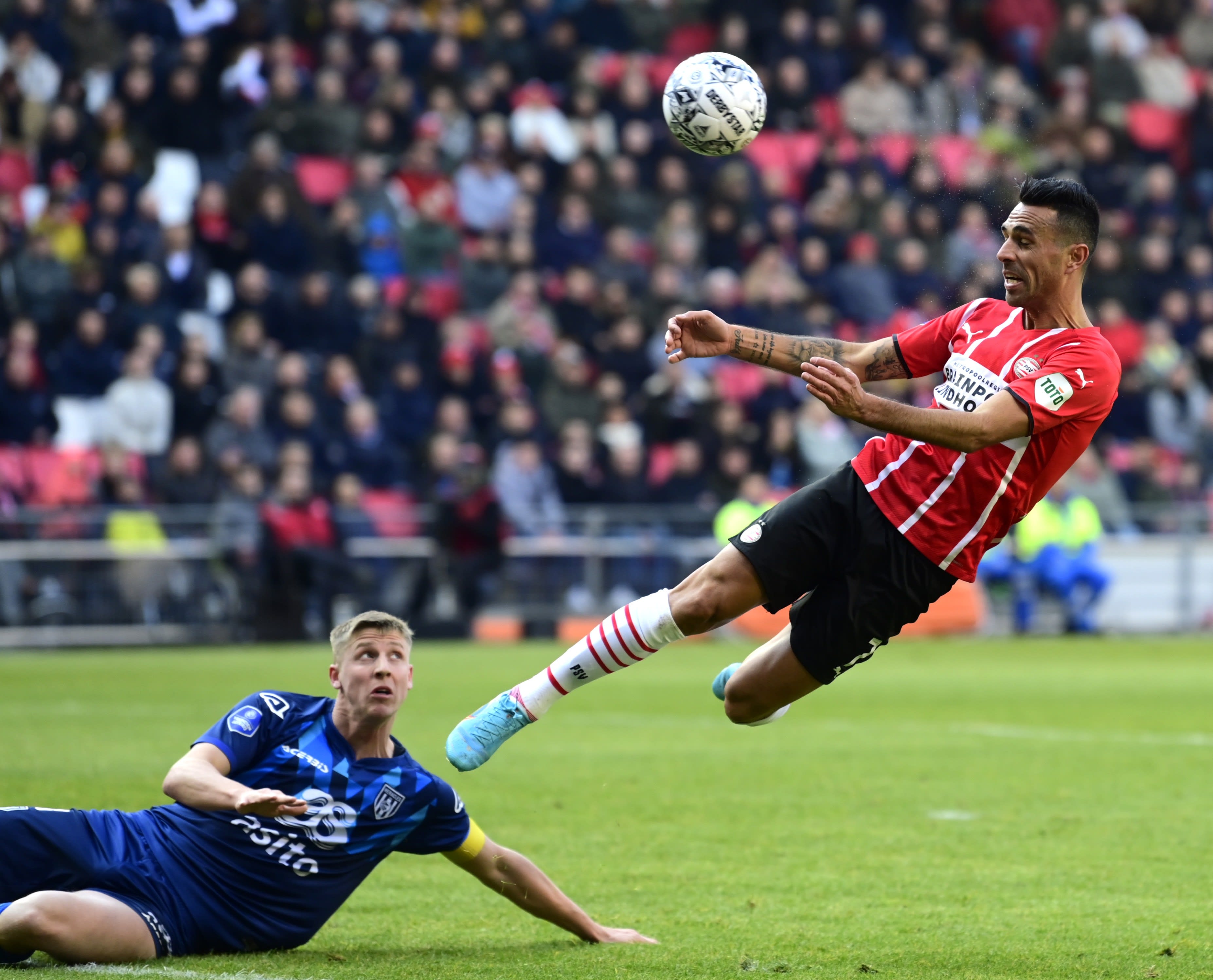 שחקן פ.ס.וו איינדהובן, ערן זהבי