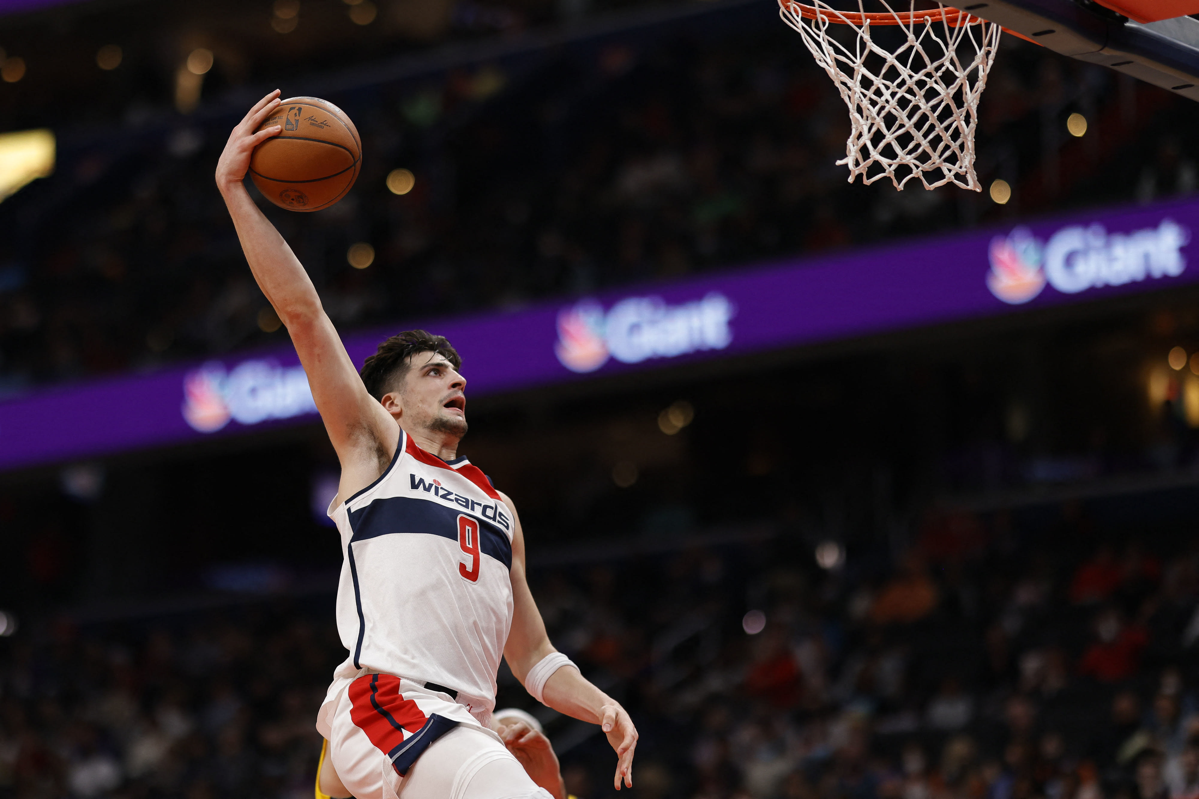 דני אבדיה מטביע במדי וושינגטון וויזארדס