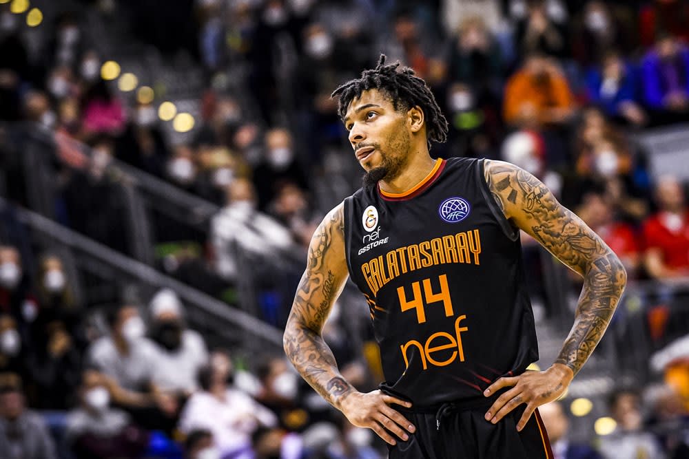 דבון אקון פרסל, שחקן גלאטסראיי