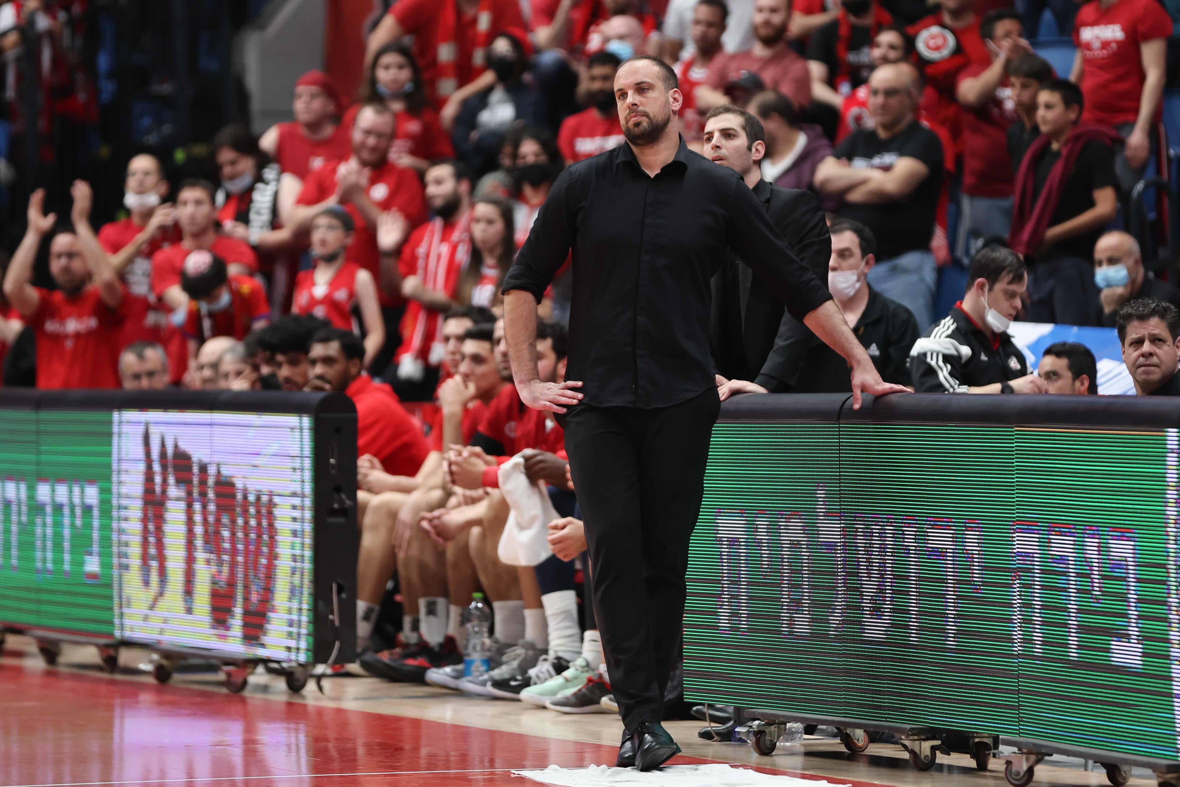 מאמן הפועל ירושלים יותם הלפרין