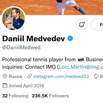 חשבון הטוויטר של דניל מדבדב עם דגל רוסיה