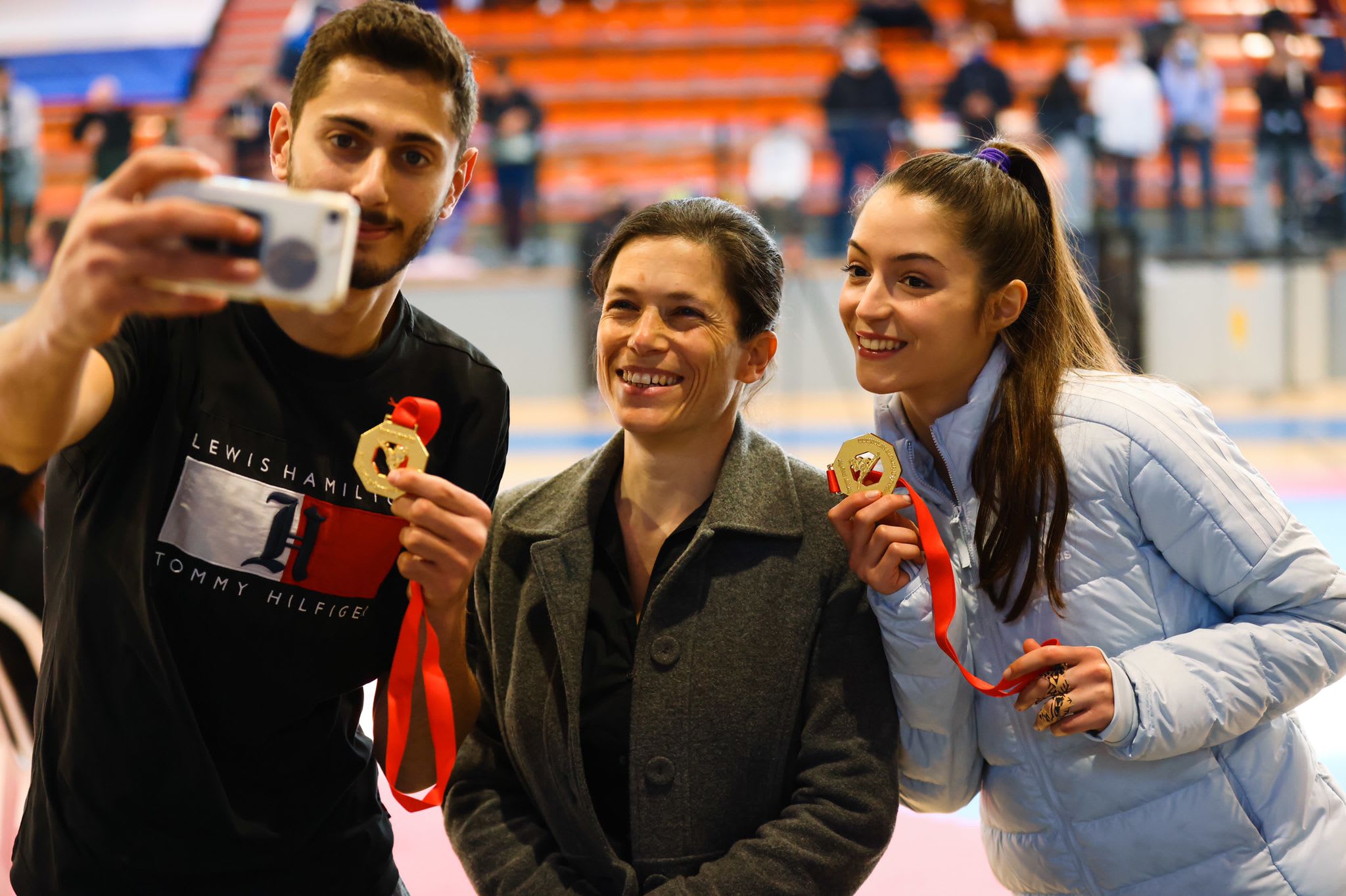 נועה שמידע עם אבישג סמברג ונמרוד קרביצקי