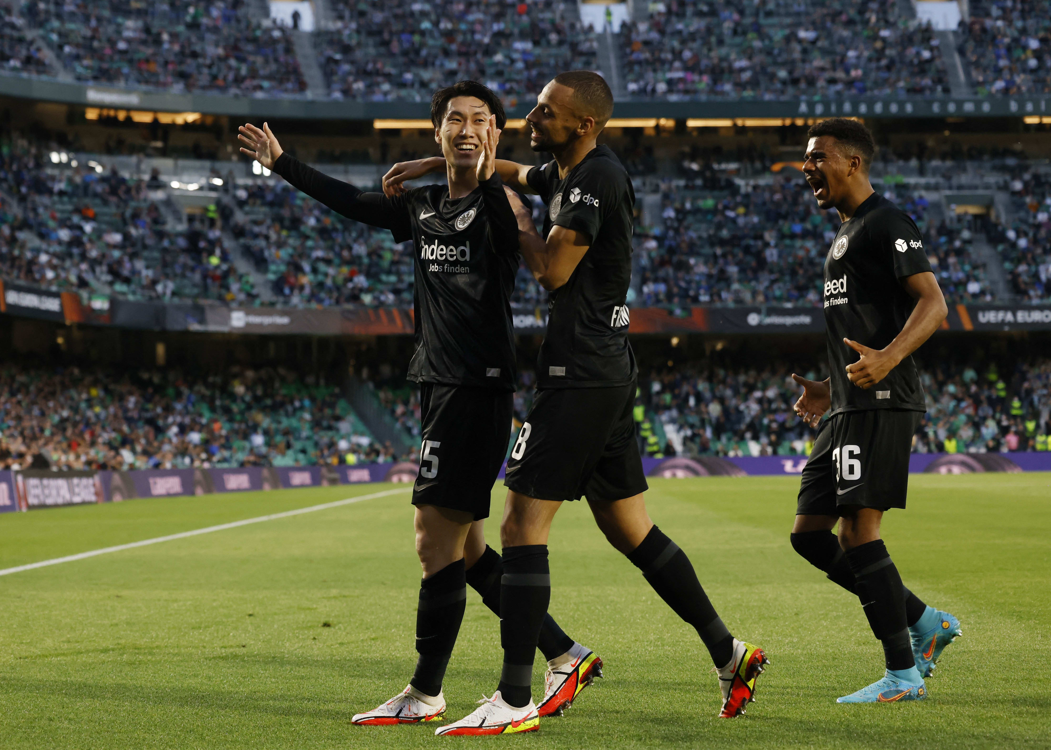 דאיצ'י קמאדה שחקן פרנקפורט חוגג