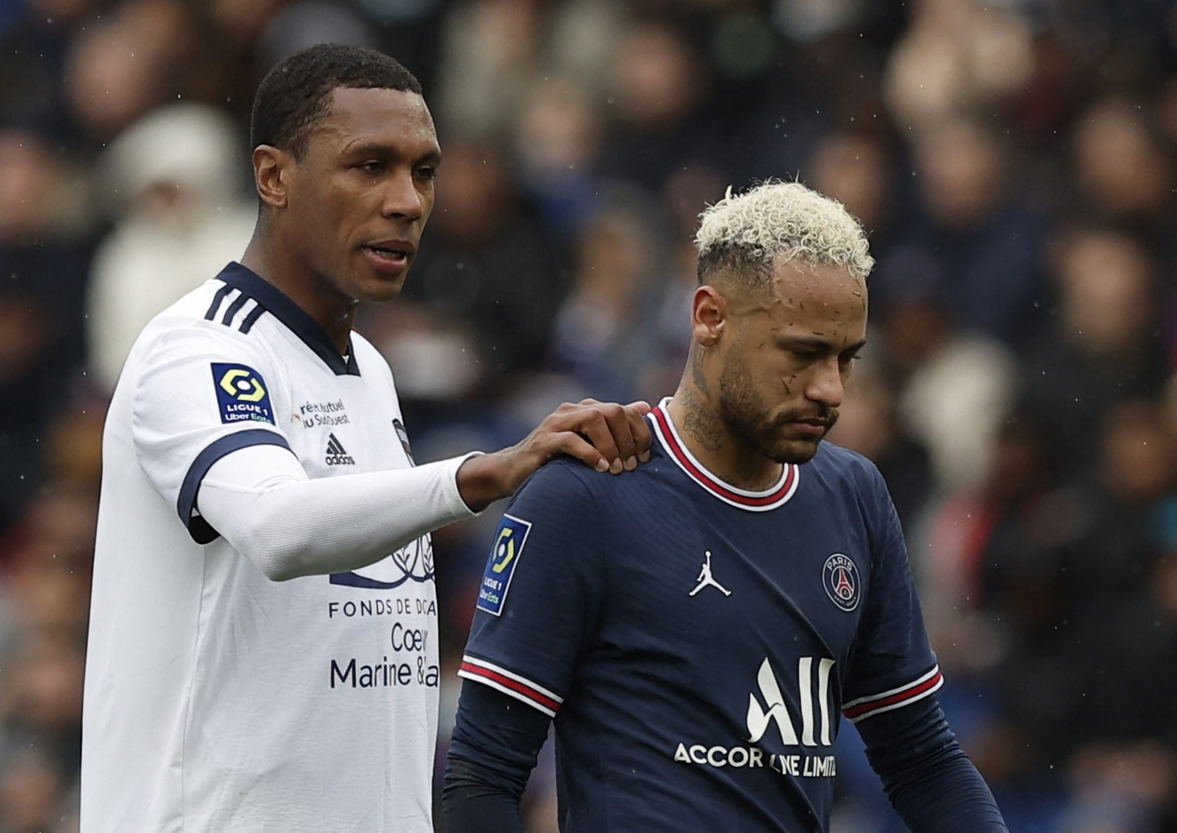 שחקן פריז סן ז'רמן, ניימאר, ליד שחקן בורדו, מרסלו