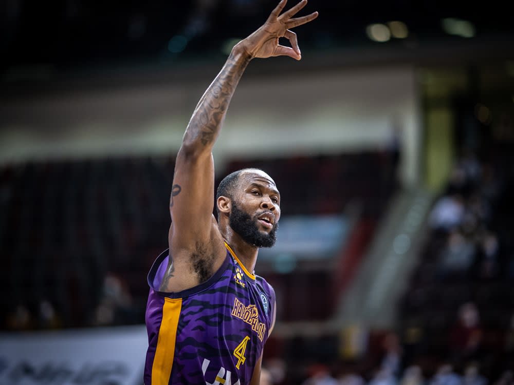 כריס ג'ונסון שחקן הפועל חולון