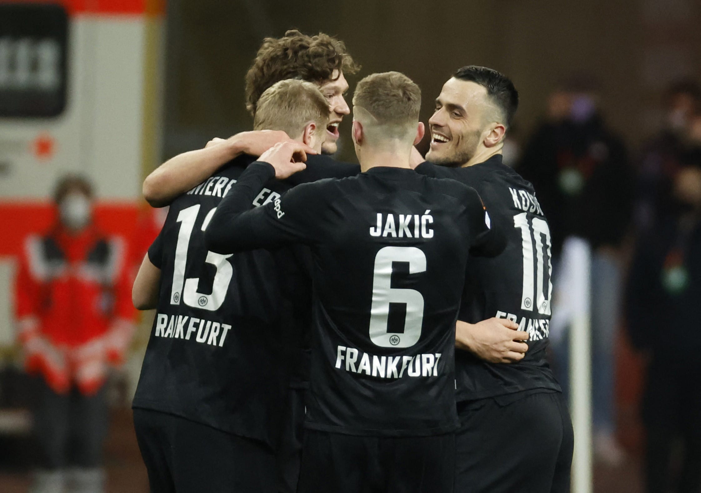שחקני איינטרכט פרנקפורט חוגגים