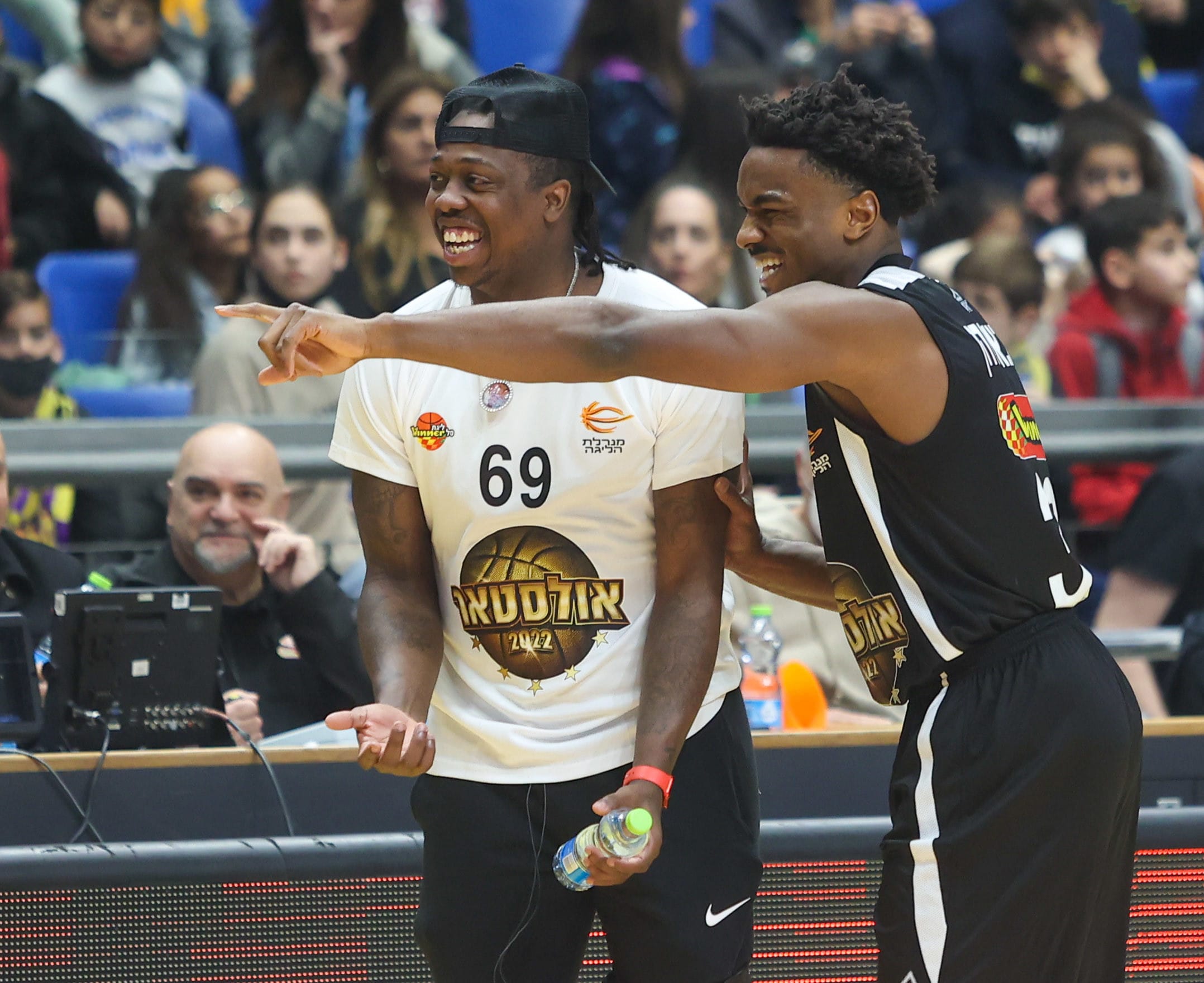 רטין אובסוהאן עם ג'ייקובן בראון באולסטאר ליגת העל