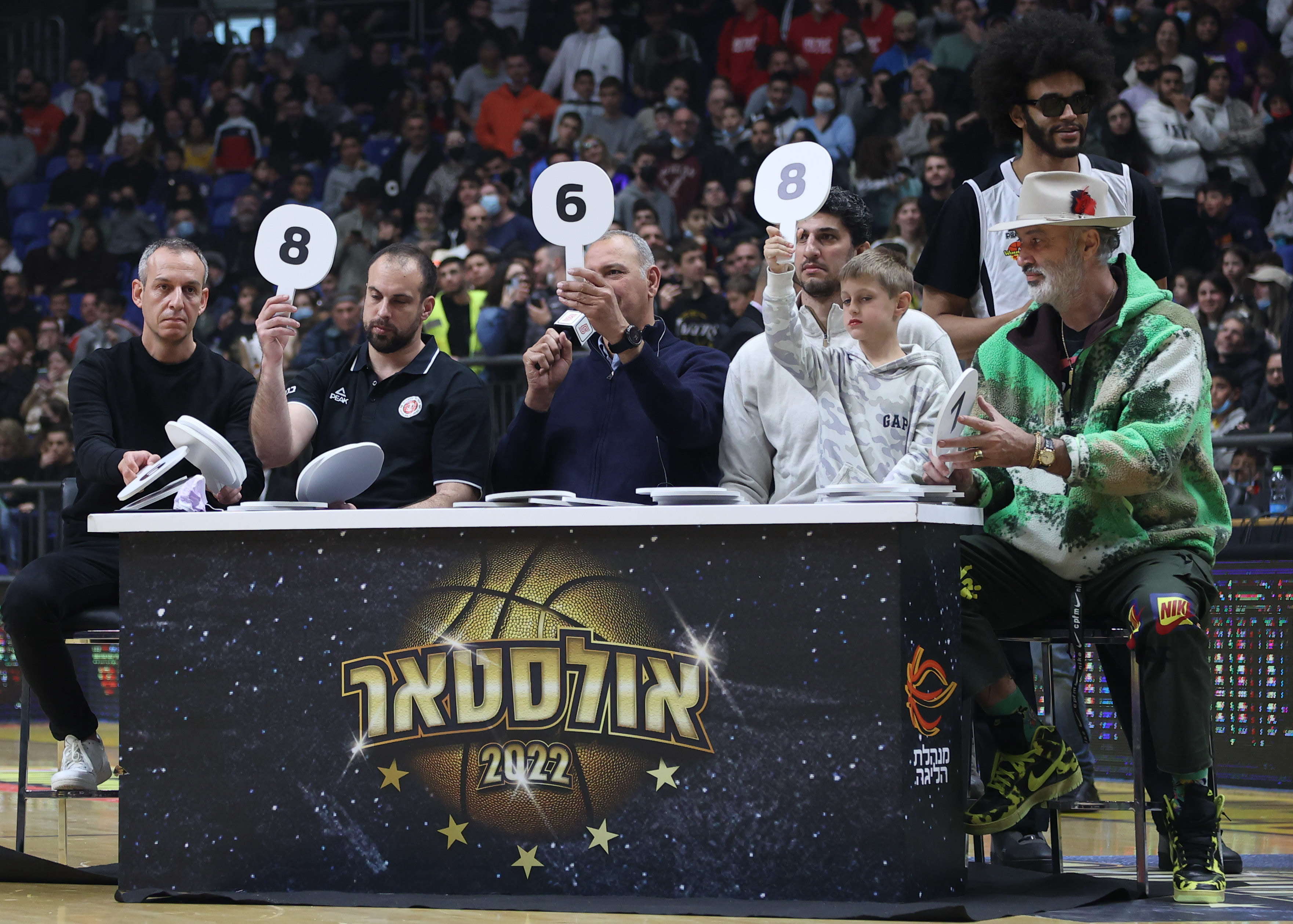 זופר אבדיה, יותם הלפרין, ליאור אליהו, שמעון אמסלם, עודד קטש שופטים בתחרות ההטבעות באולסטאר ליגת העל