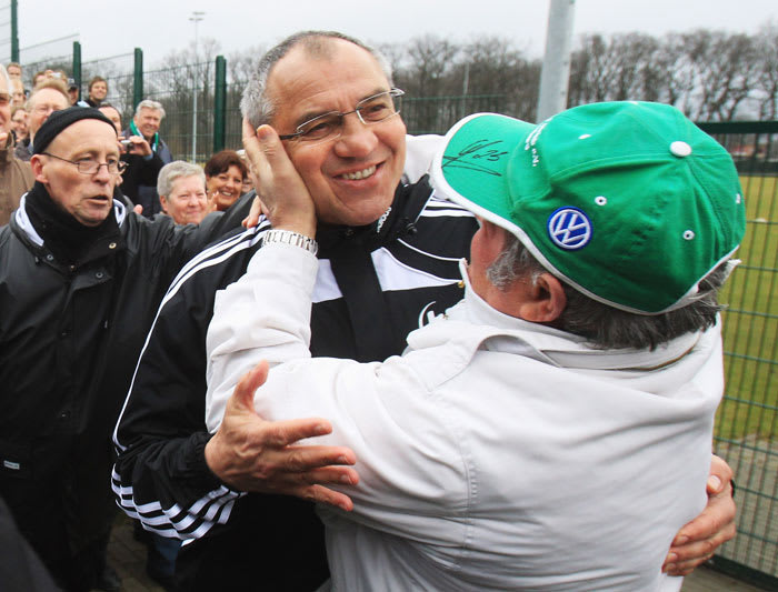 פליקס מגאת מאמן וולפסבורג