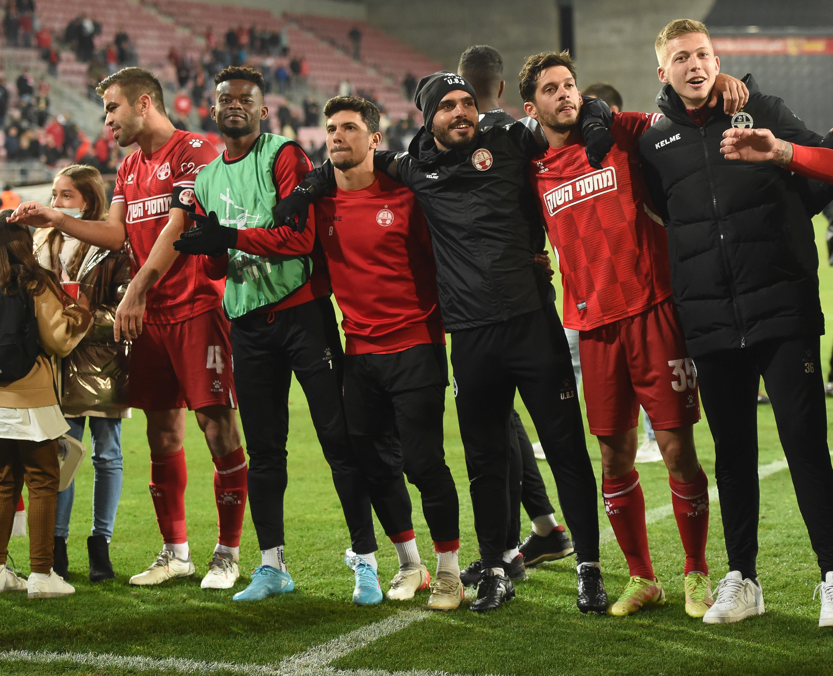 שחקני הפועל באר שבע חוגגים