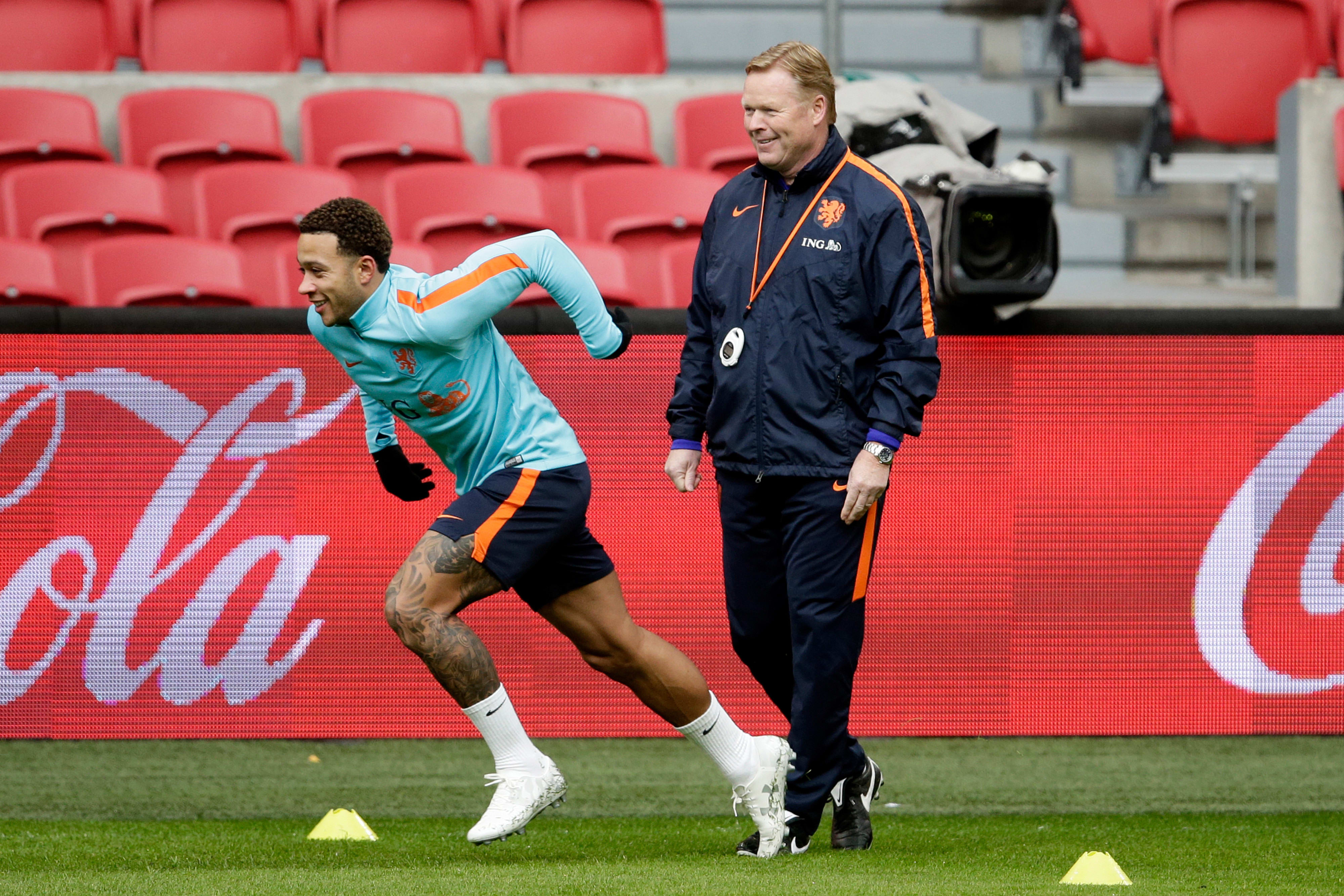 ממפיס דפאי עם רונאלד קומאן בנבחרת הולנד