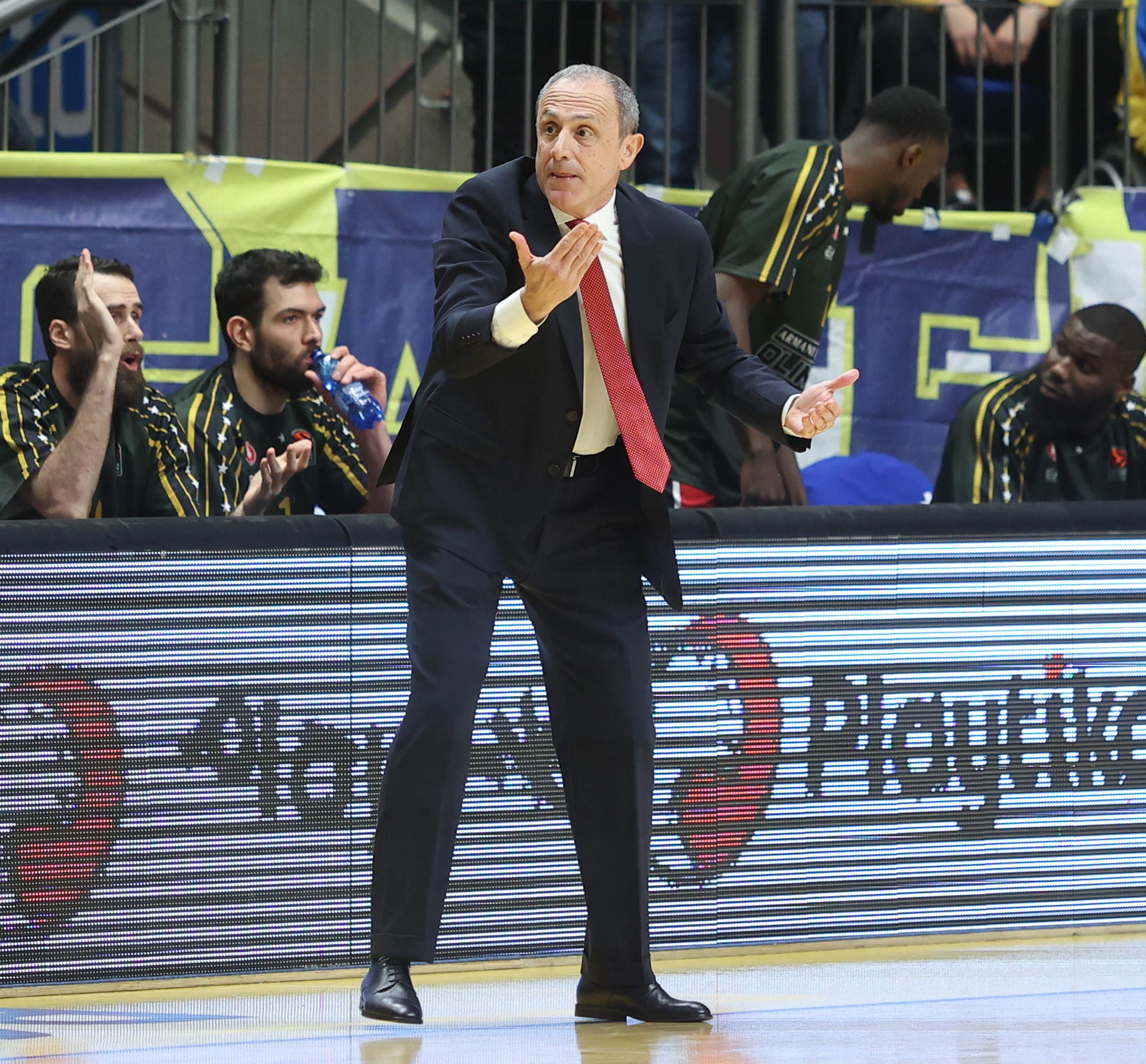 אטורה מסינה, מאמן מילאנו