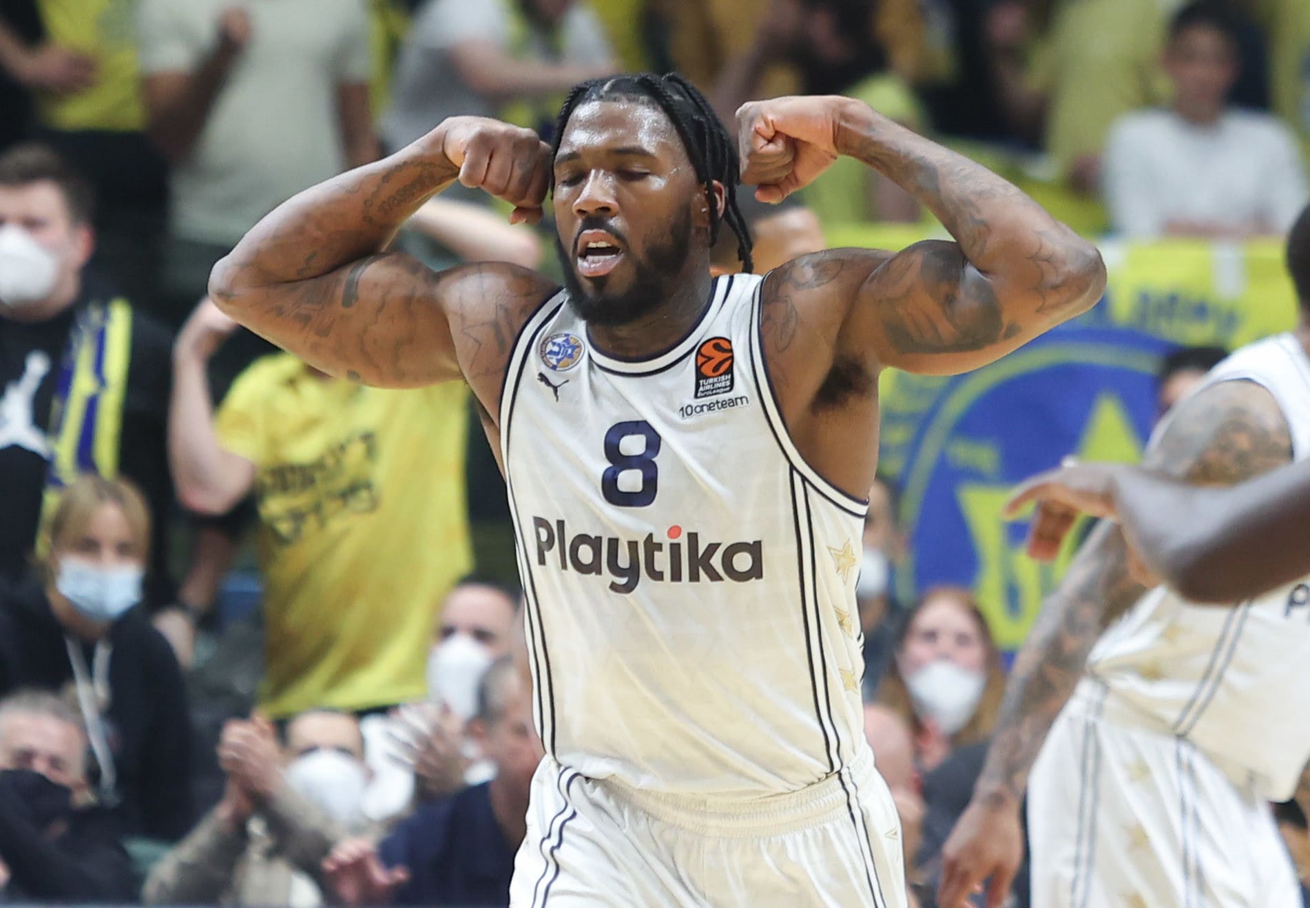 שחקן מכבי תל אביב ג'יילן ריינולדס