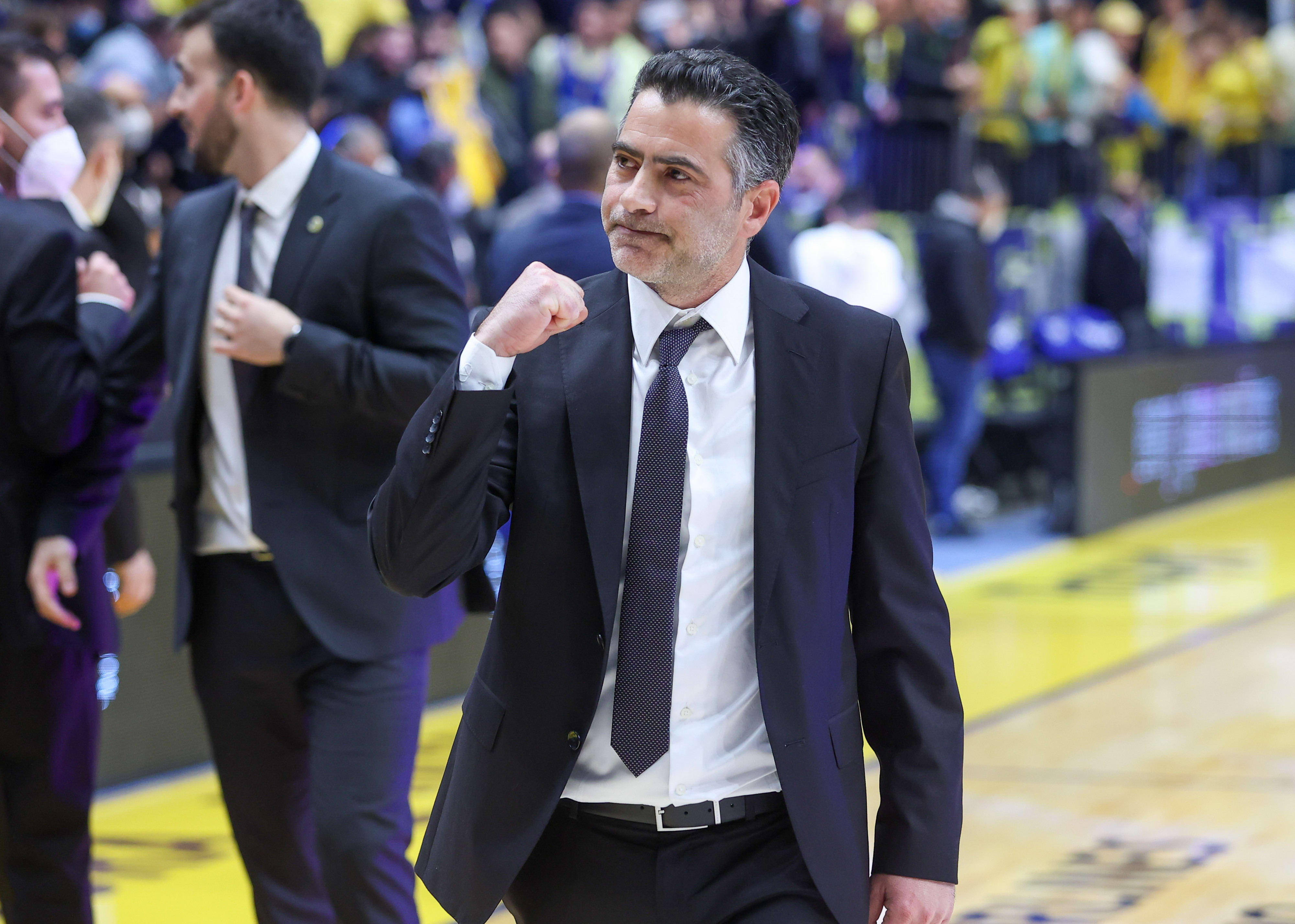 מאמן מכבי תל אביב אבי אבן