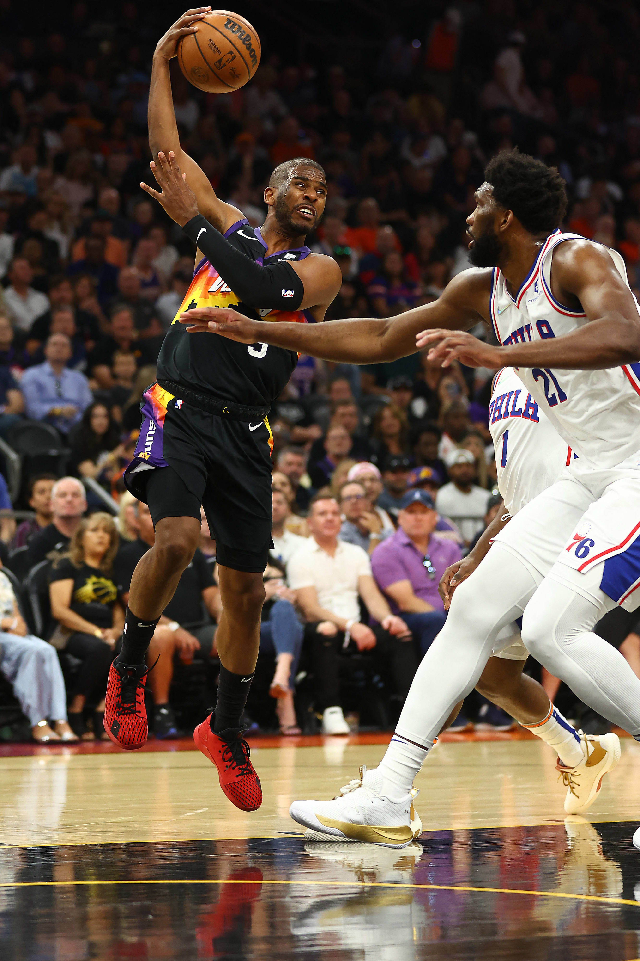 כריס פול מול ג'ואל אמביד, פיניקס סאנס מול פילדלפיה סיקסרס