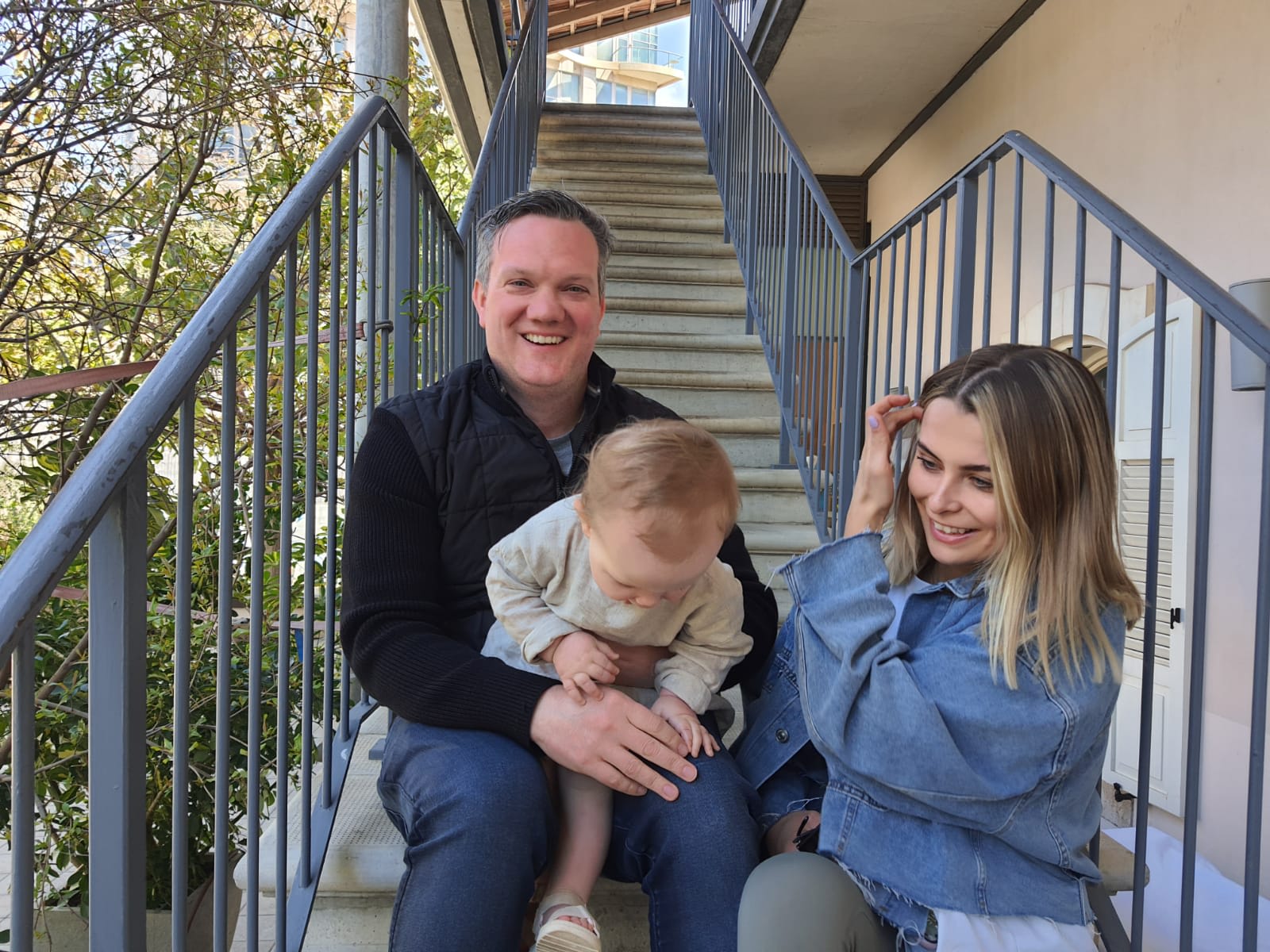 בן מנספורד עם משפחתו