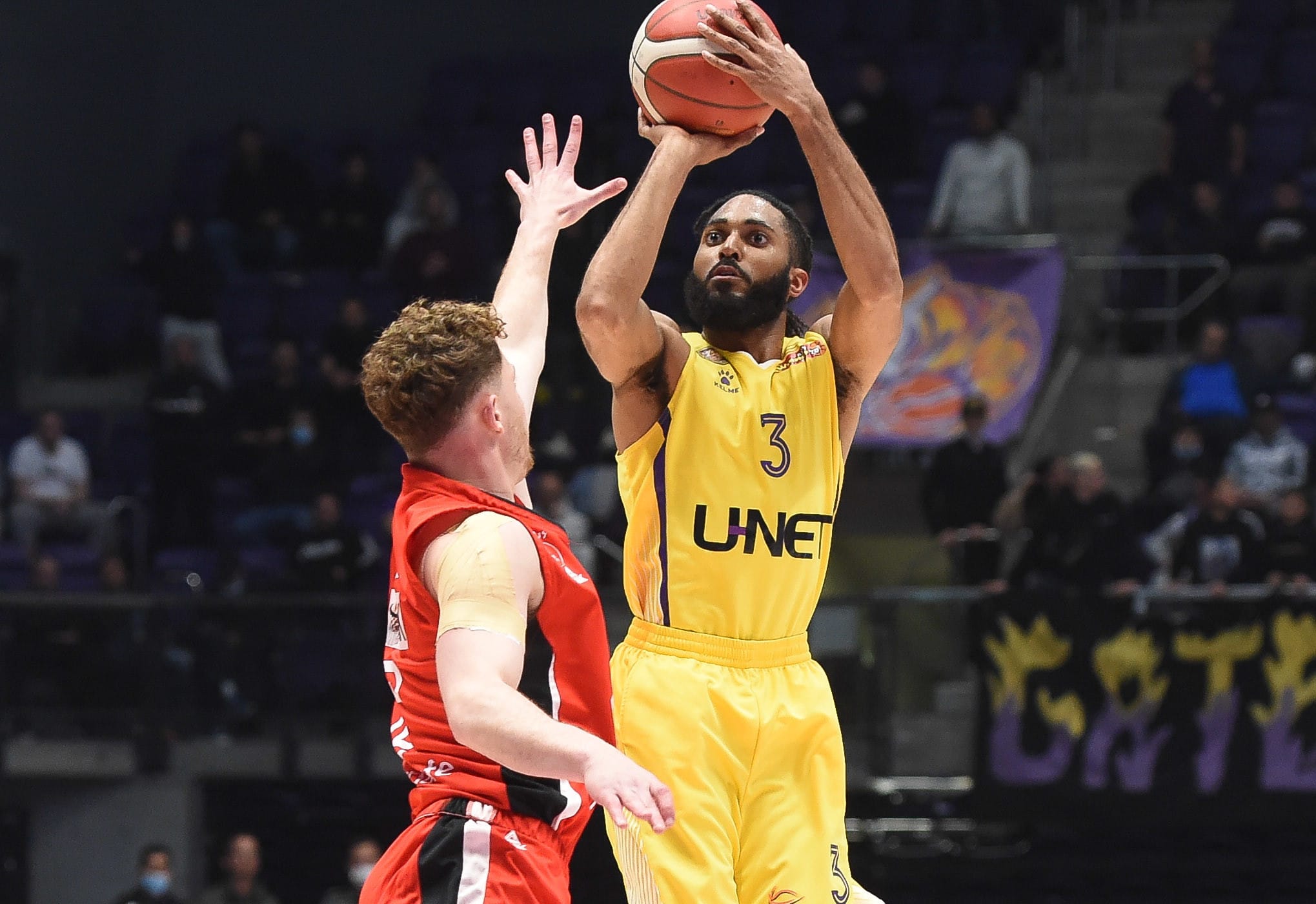 אדם סמית', שחקן הפועל חולון