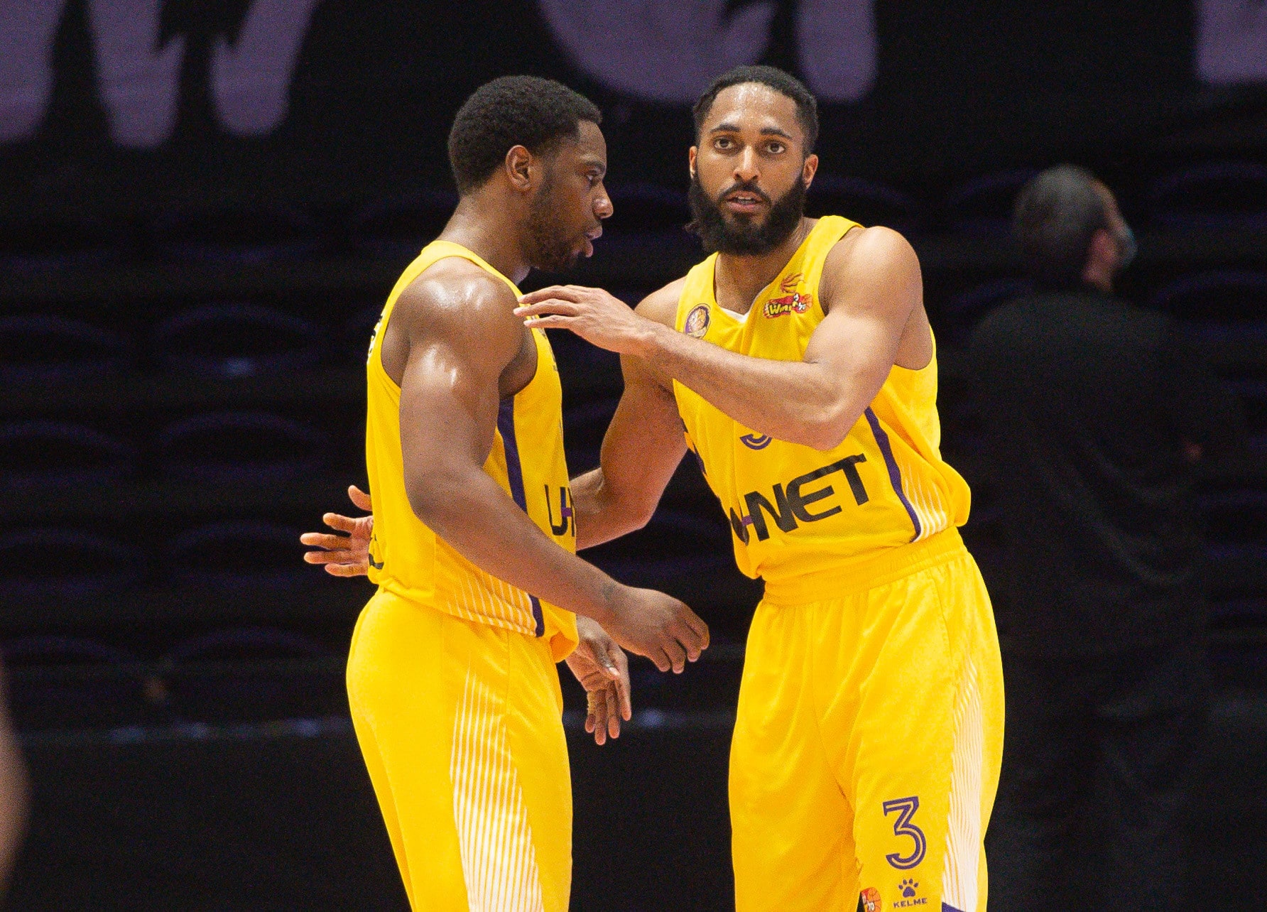 שחקני הפועל חולון אדם סמית', ג'ו רגלנד