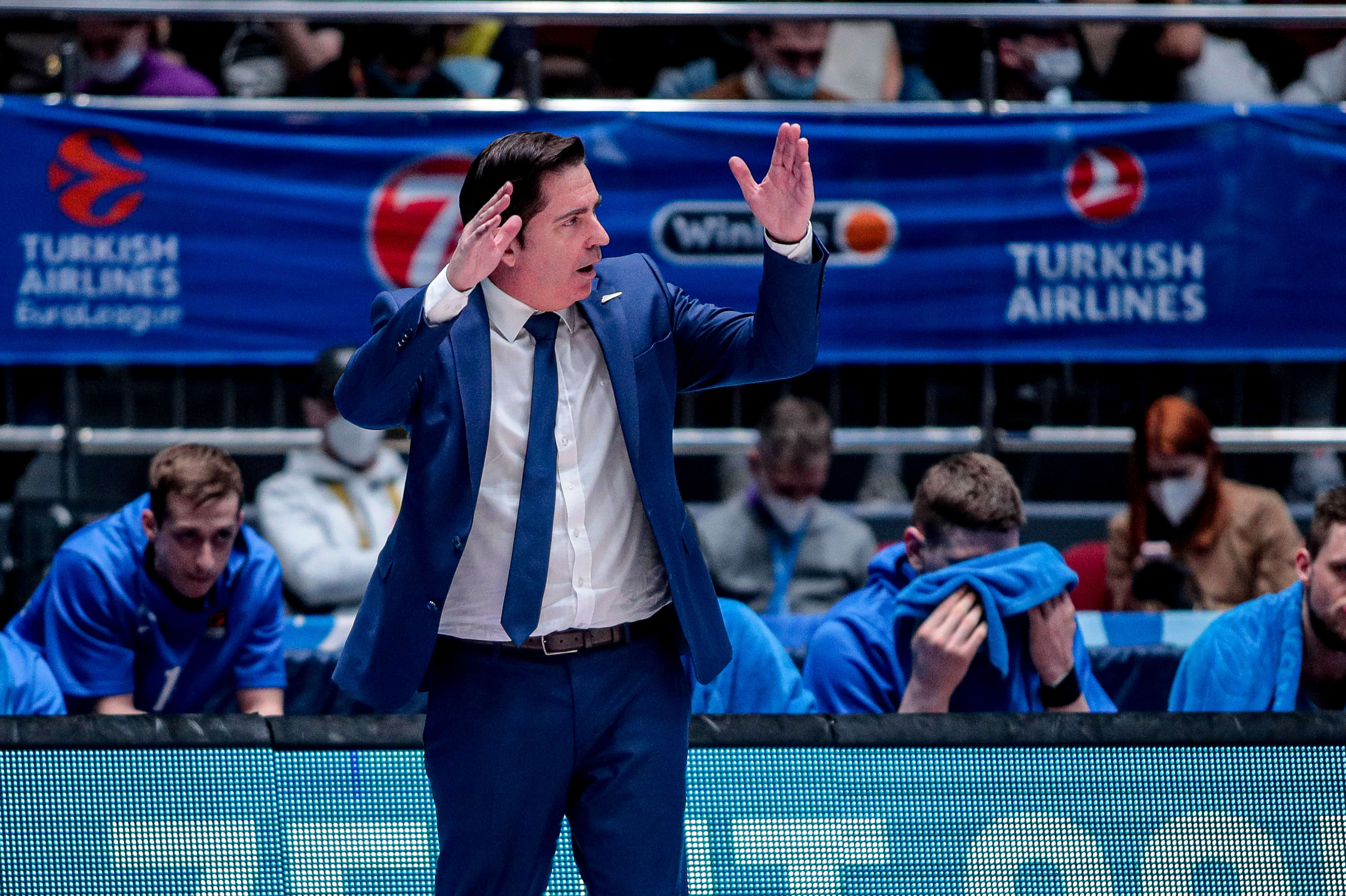 צ'אבי פסקוואל מאמן זניט סנט פטרסבורג