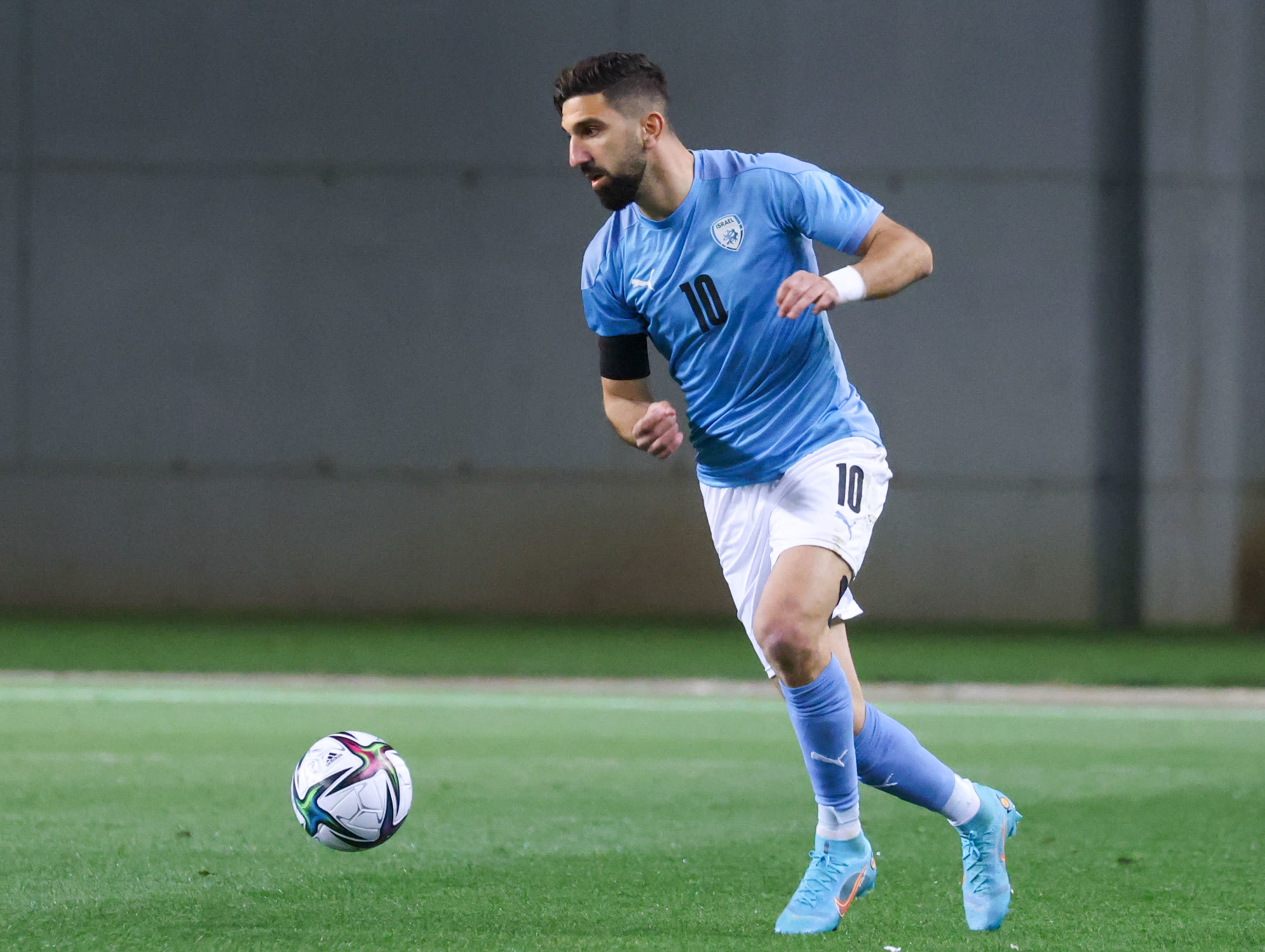 מונס דאבור, חלוץ נבחרת ישראל