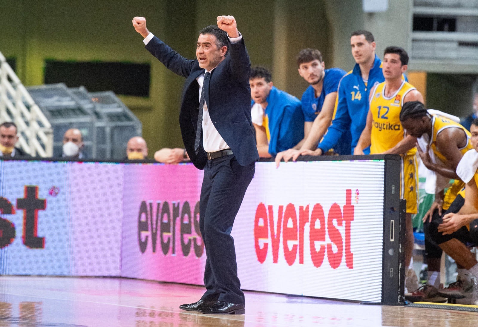 מאמן מכבי תל אביב אבי אבן