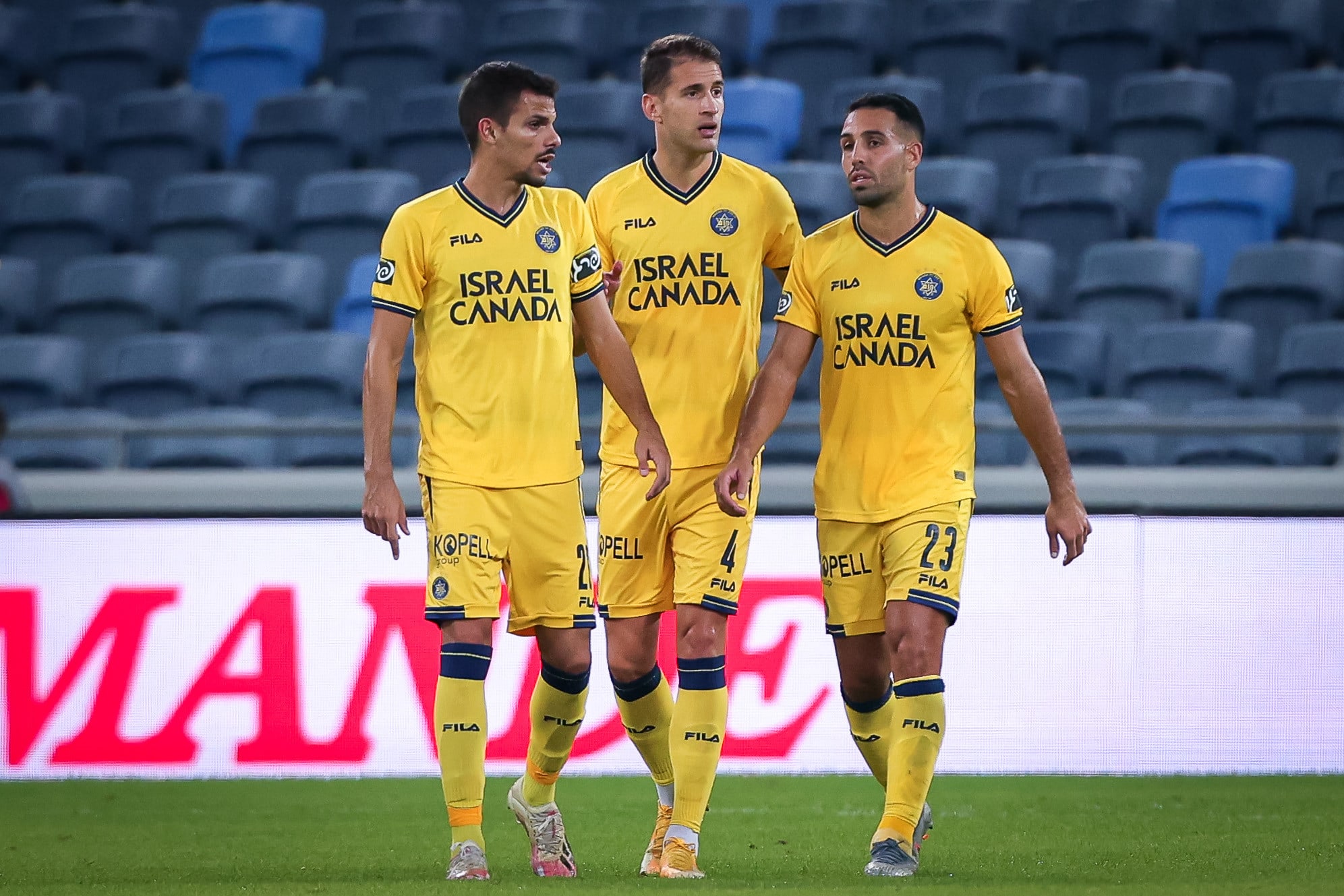 שחקני מכבי תל אביב אייל גולסה, אנריק סבוריט, אנדרה ז'ראלדש