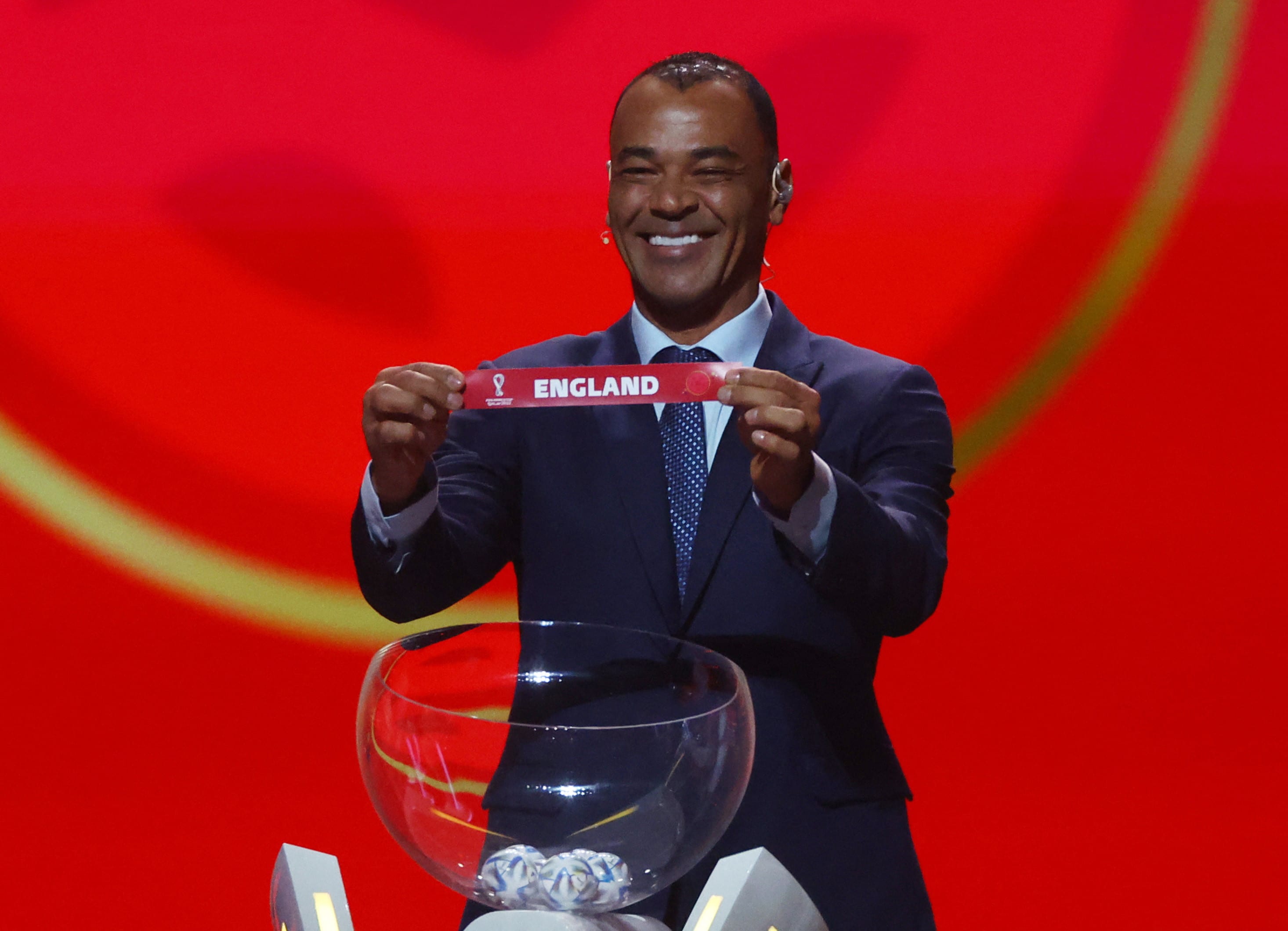 מגן העבר הברזילאי קאפו בהגרלת מונדיאל 2022